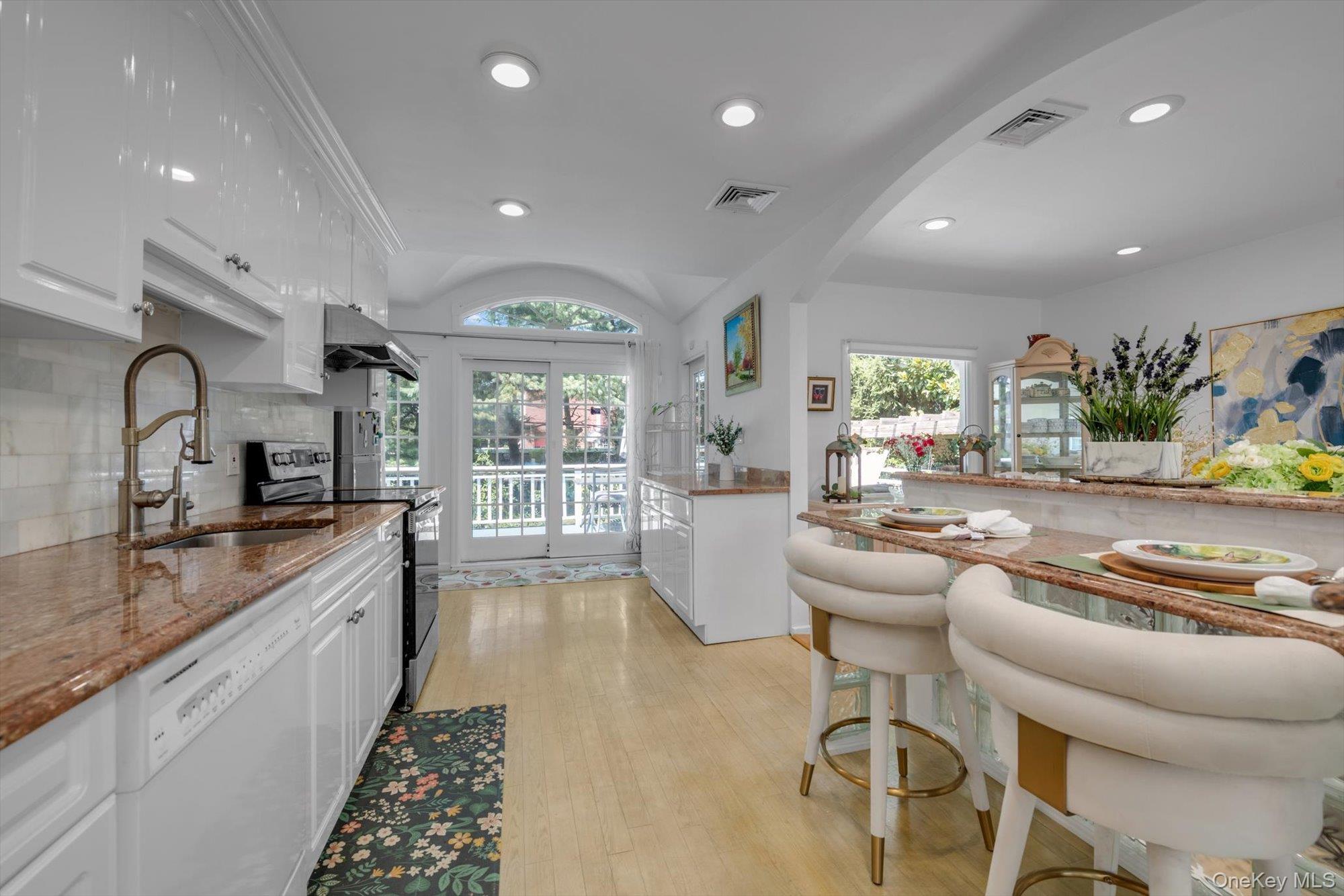 38 Loretta Drive, Syosset, NY 11791