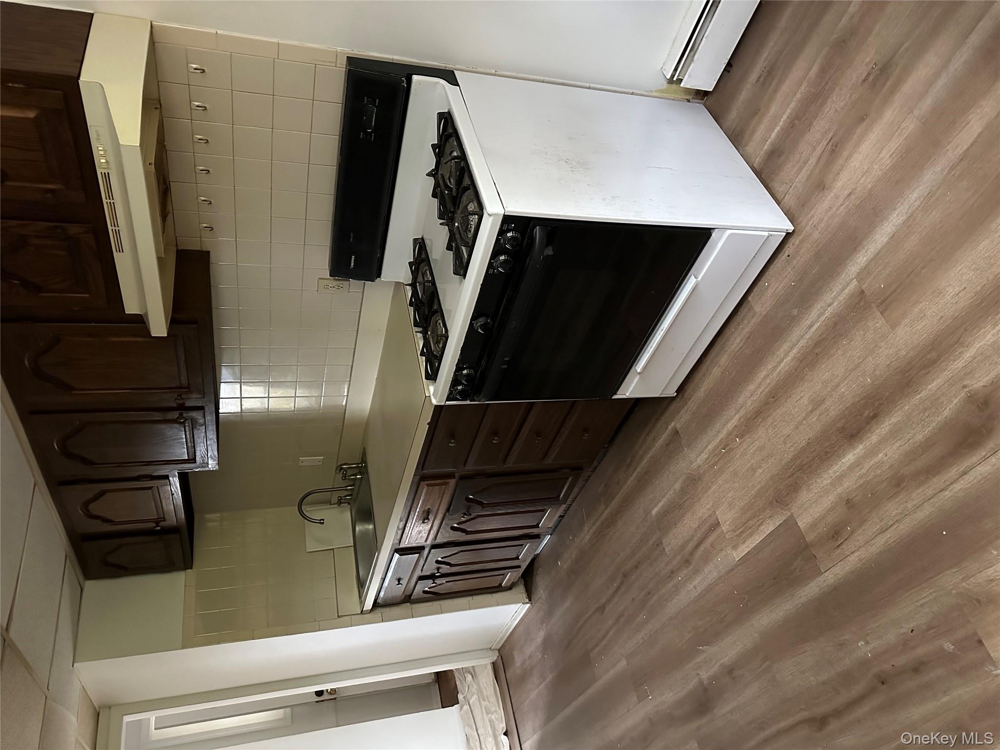 676 Bohemia Parkway, Sayville, NY 11782