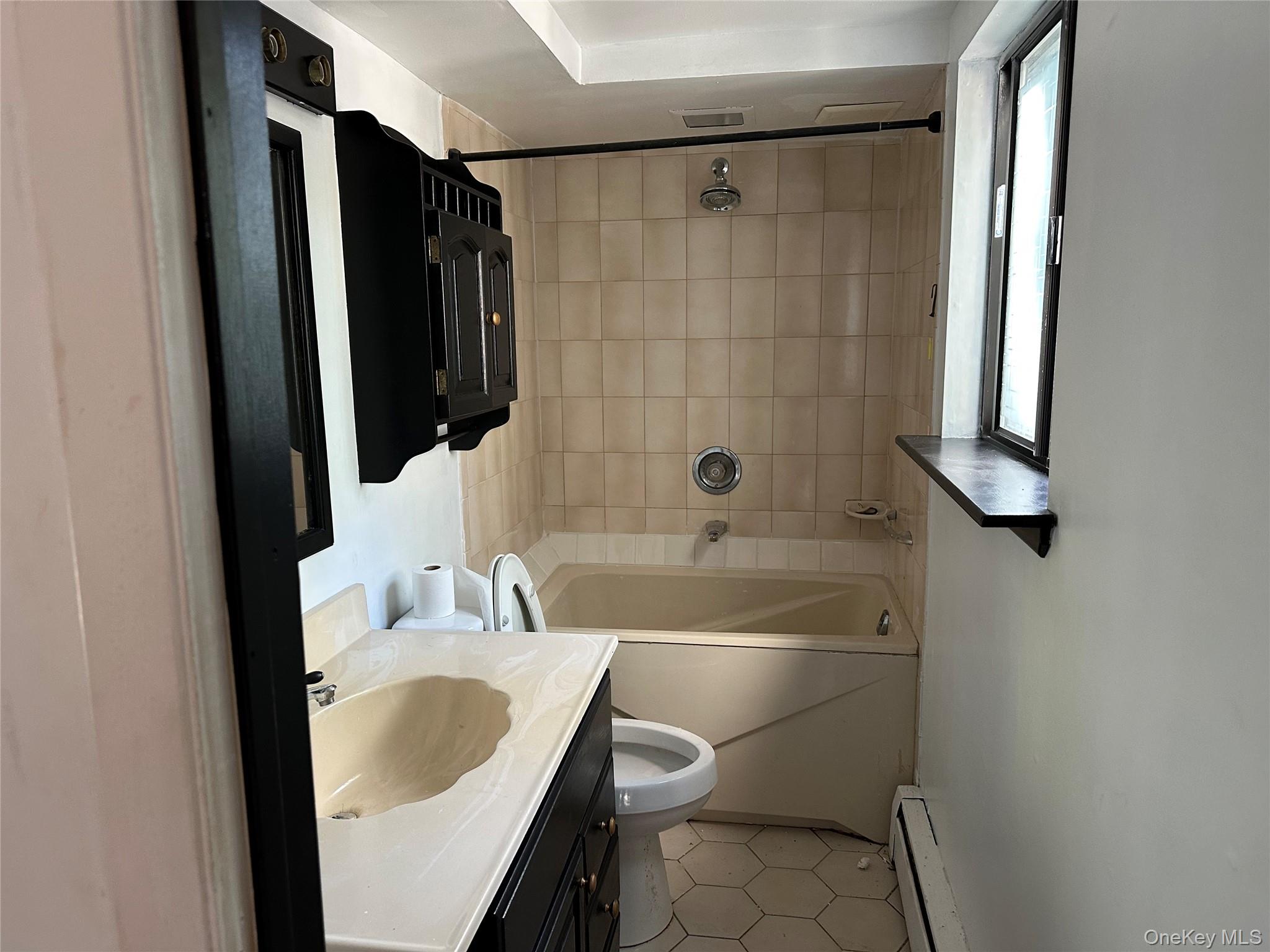 676 Bohemia Parkway, Sayville, NY 11782