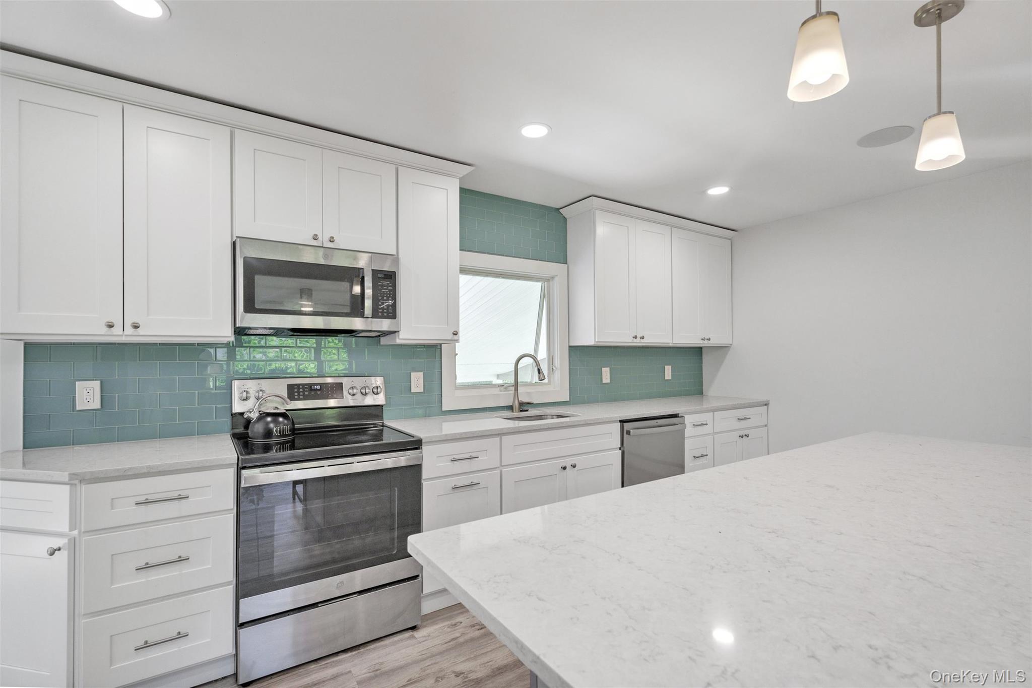 35 Suffolk Road, Hampton Bays, NY 11946