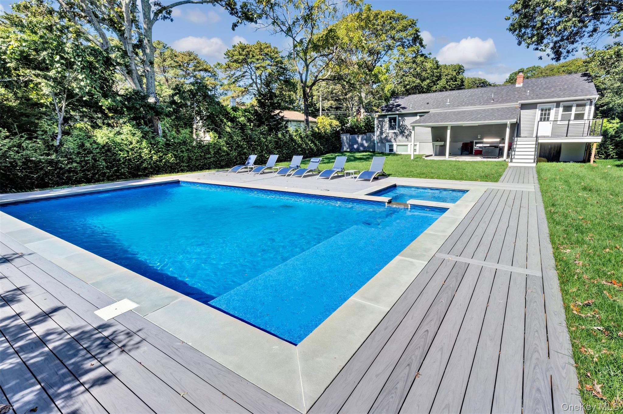 35 Suffolk Road, Hampton Bays, NY 11946