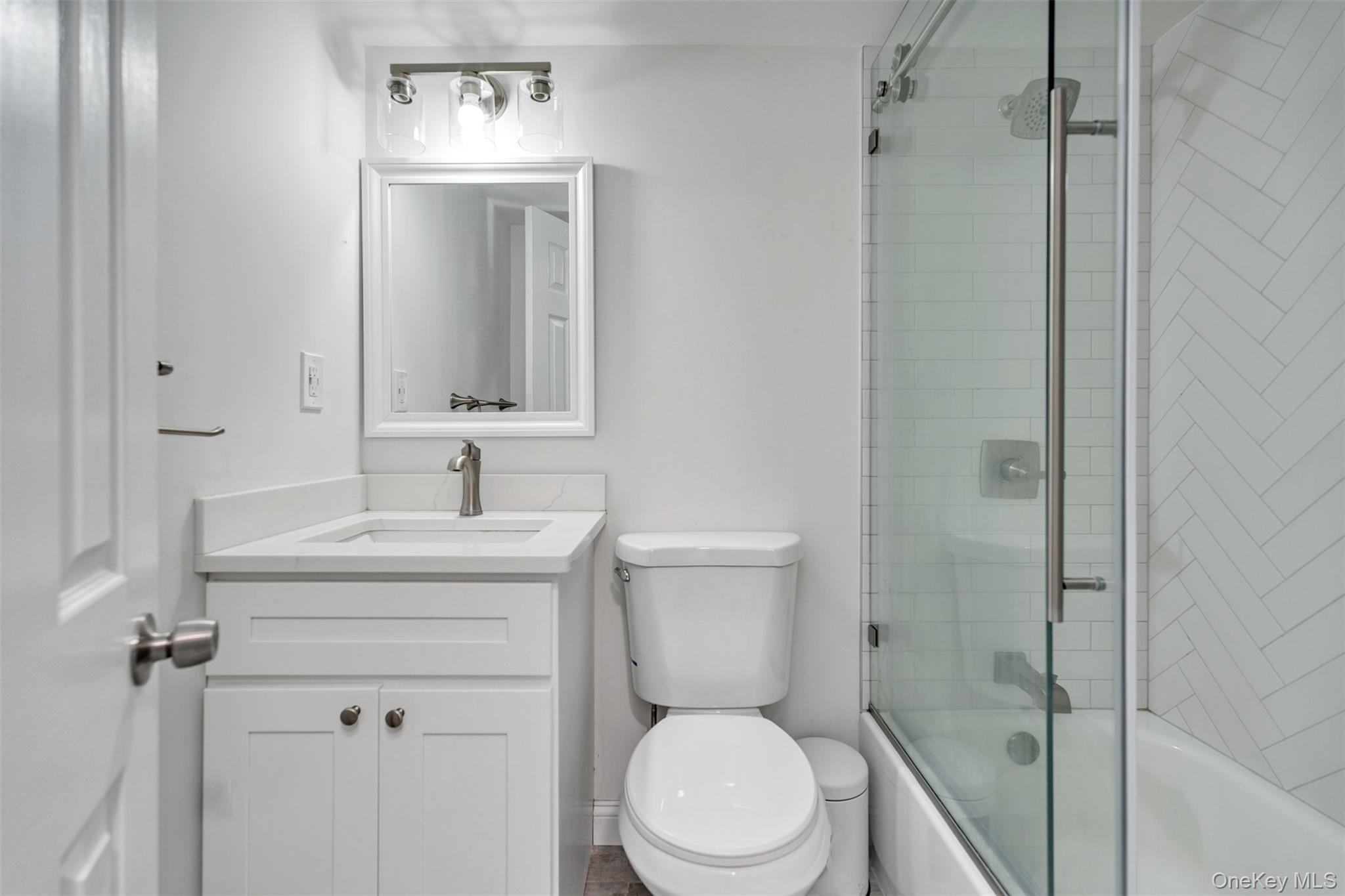 35 Suffolk Road, Hampton Bays, NY 11946