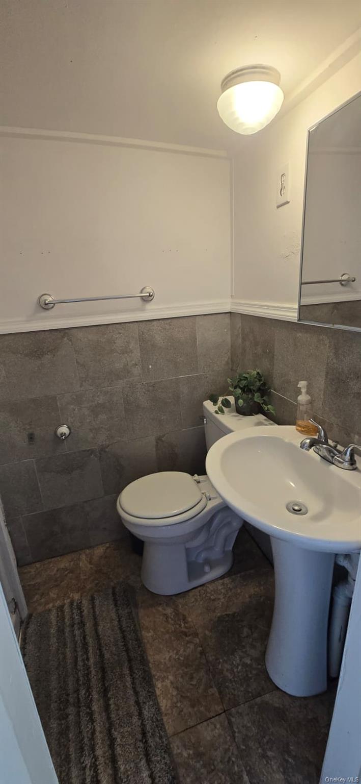 35 Cedarhurst Avenue, Selden, NY 11784