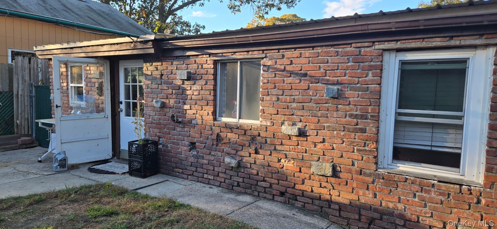 35 Cedarhurst Avenue, Selden, NY 11784