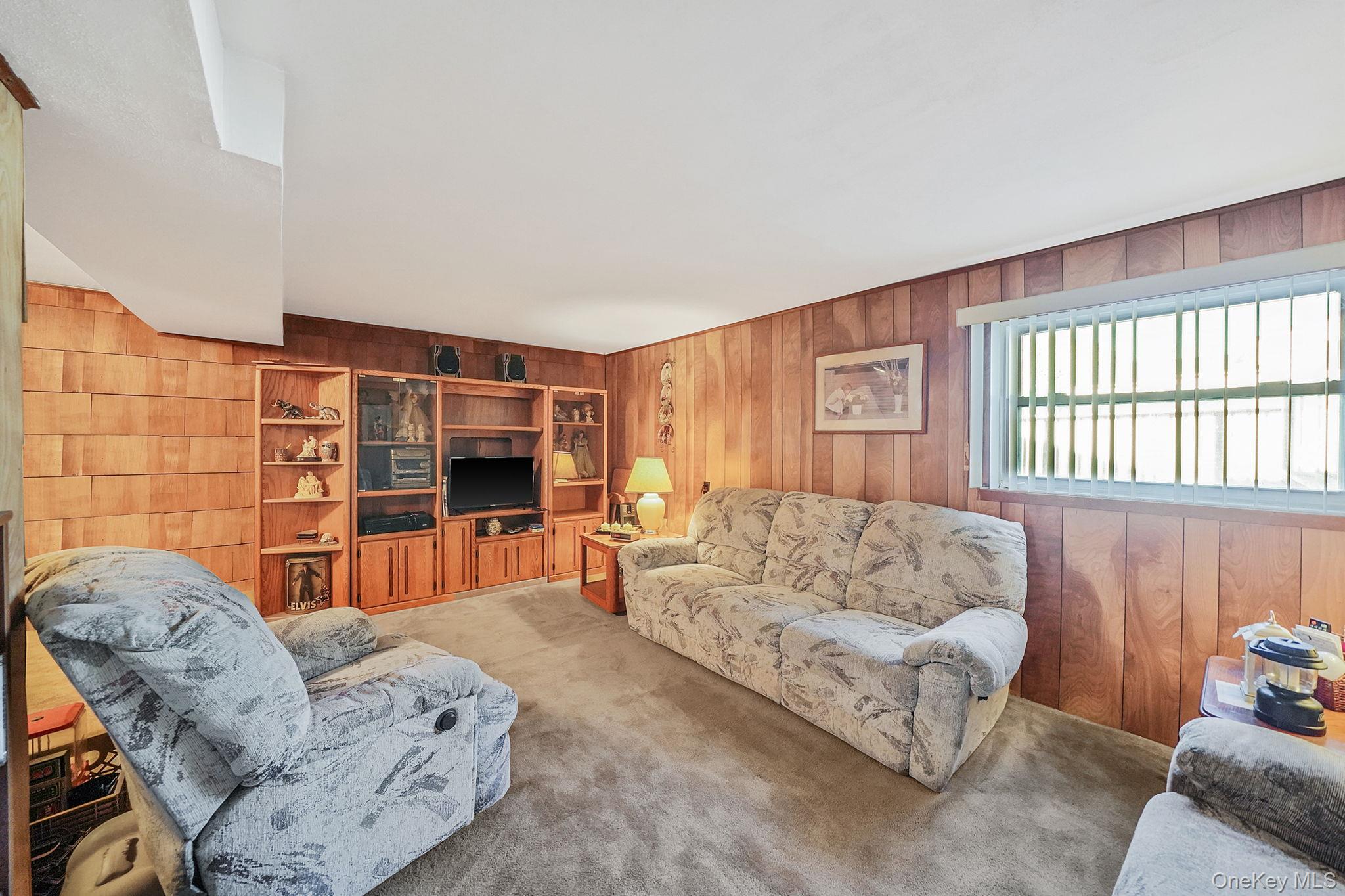 337 W 20th Street, Deer Park, NY 11729