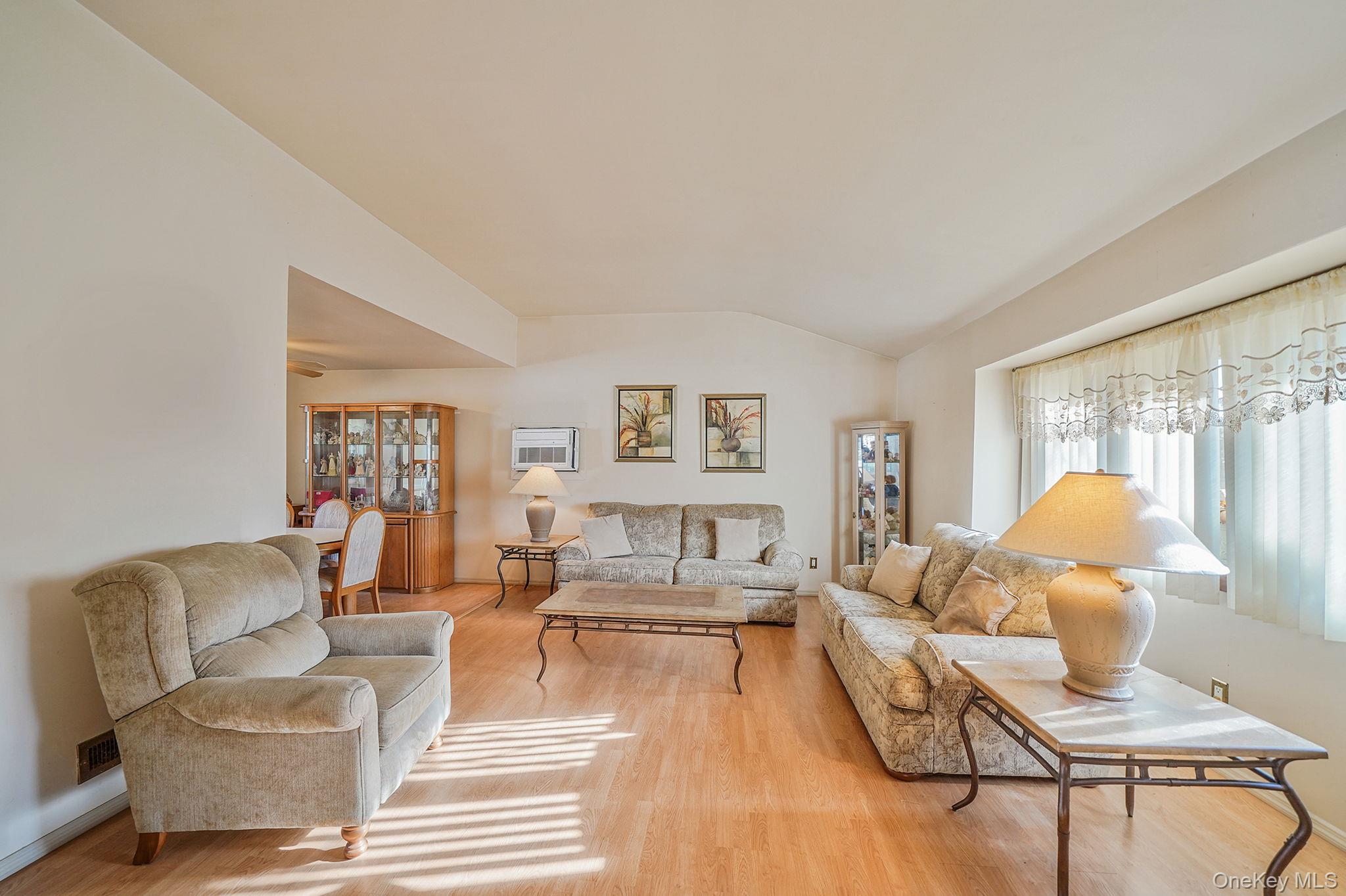 337 W 20th Street, Deer Park, NY 11729