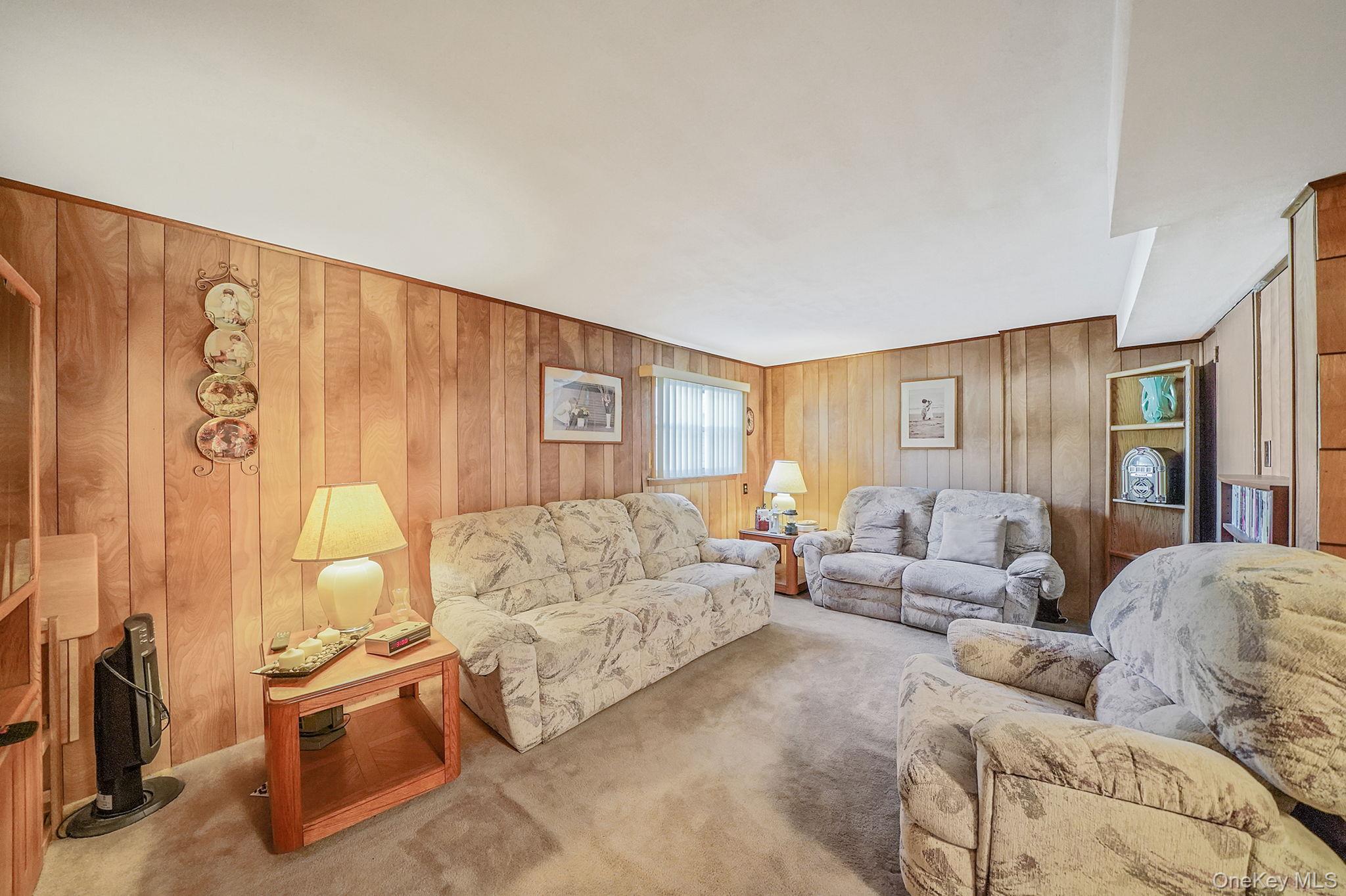 337 W 20th Street, Deer Park, NY 11729