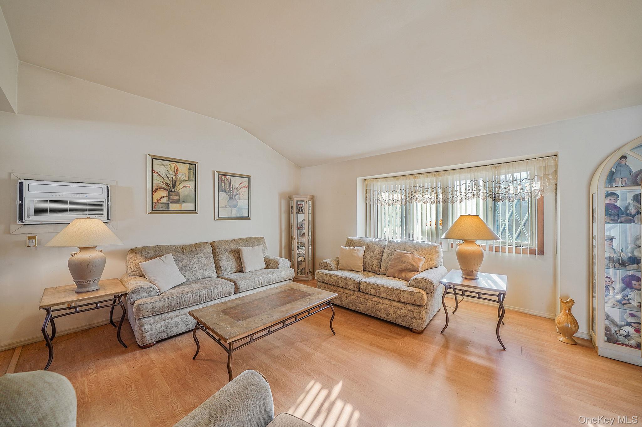 337 W 20th Street, Deer Park, NY 11729