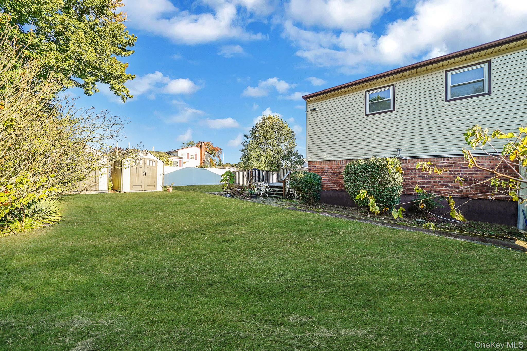 337 W 20th Street, Deer Park, NY 11729