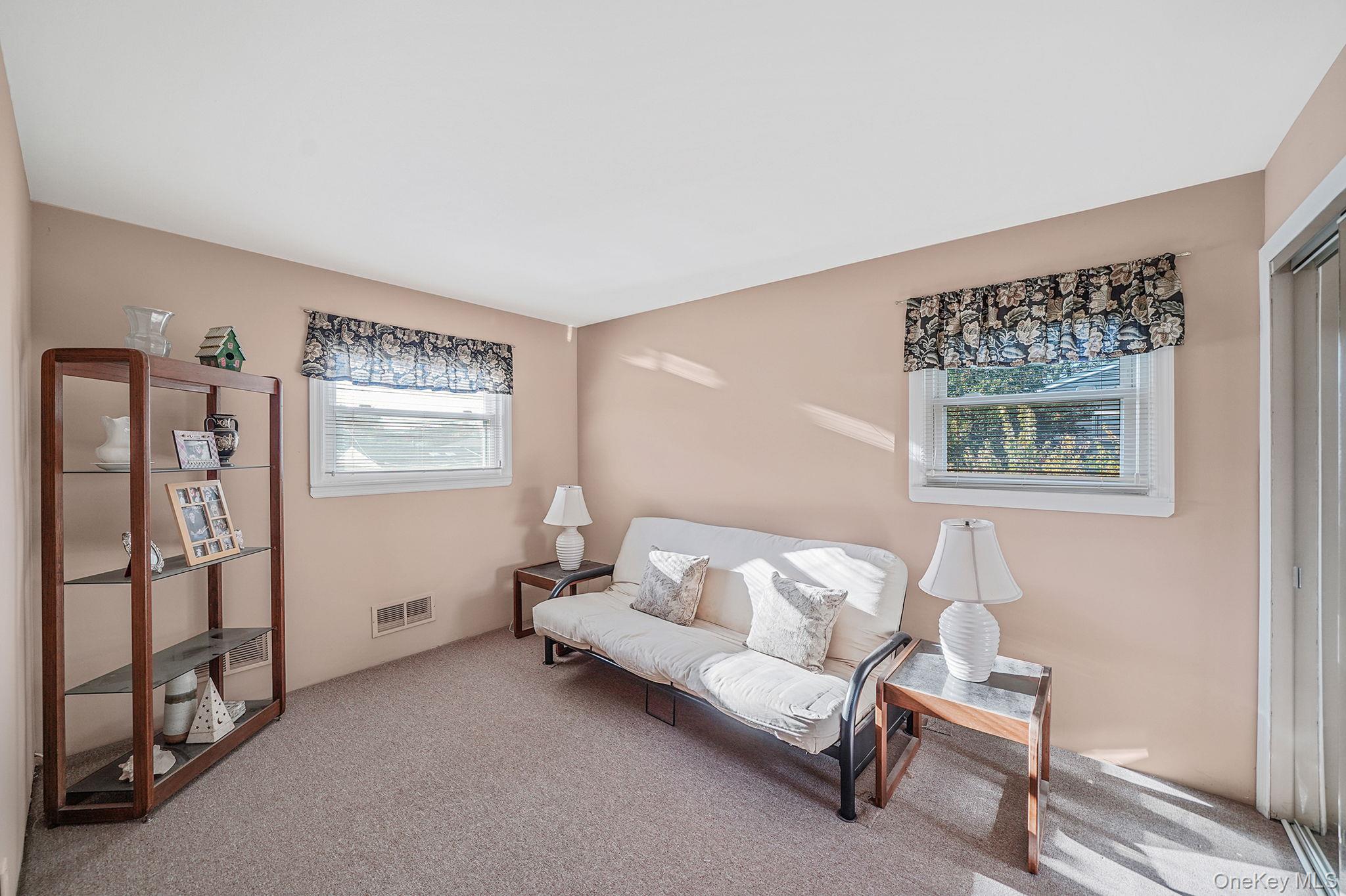 337 W 20th Street, Deer Park, NY 11729