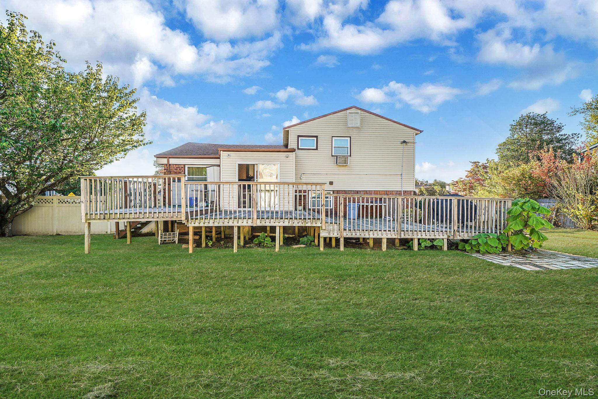 337 W 20th Street, Deer Park, NY 11729