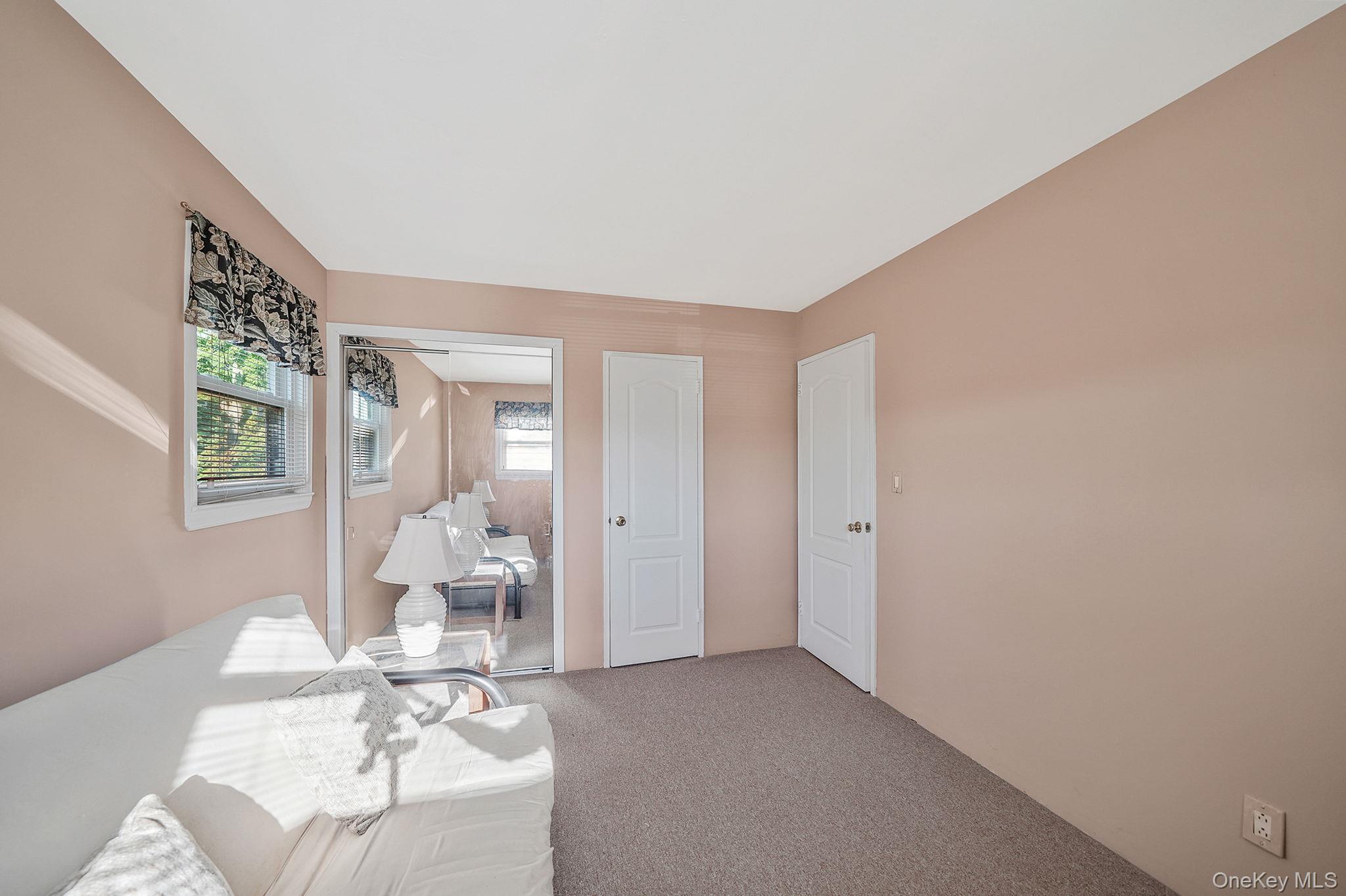 337 W 20th Street, Deer Park, NY 11729