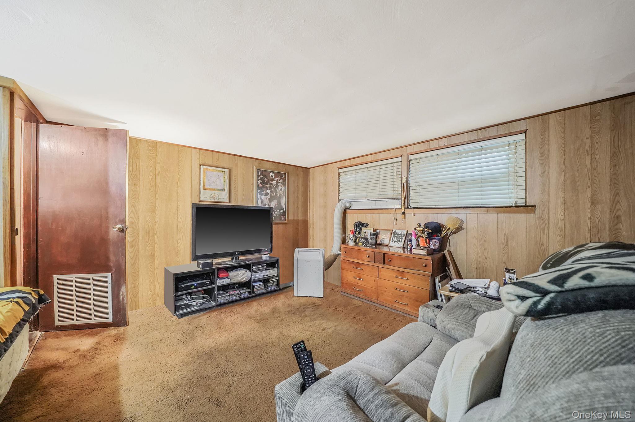 337 W 20th Street, Deer Park, NY 11729