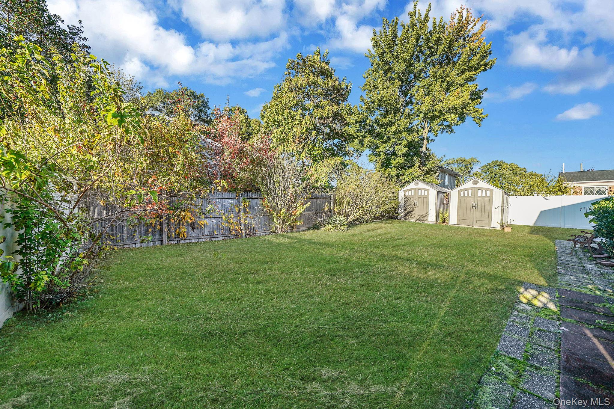 337 W 20th Street, Deer Park, NY 11729