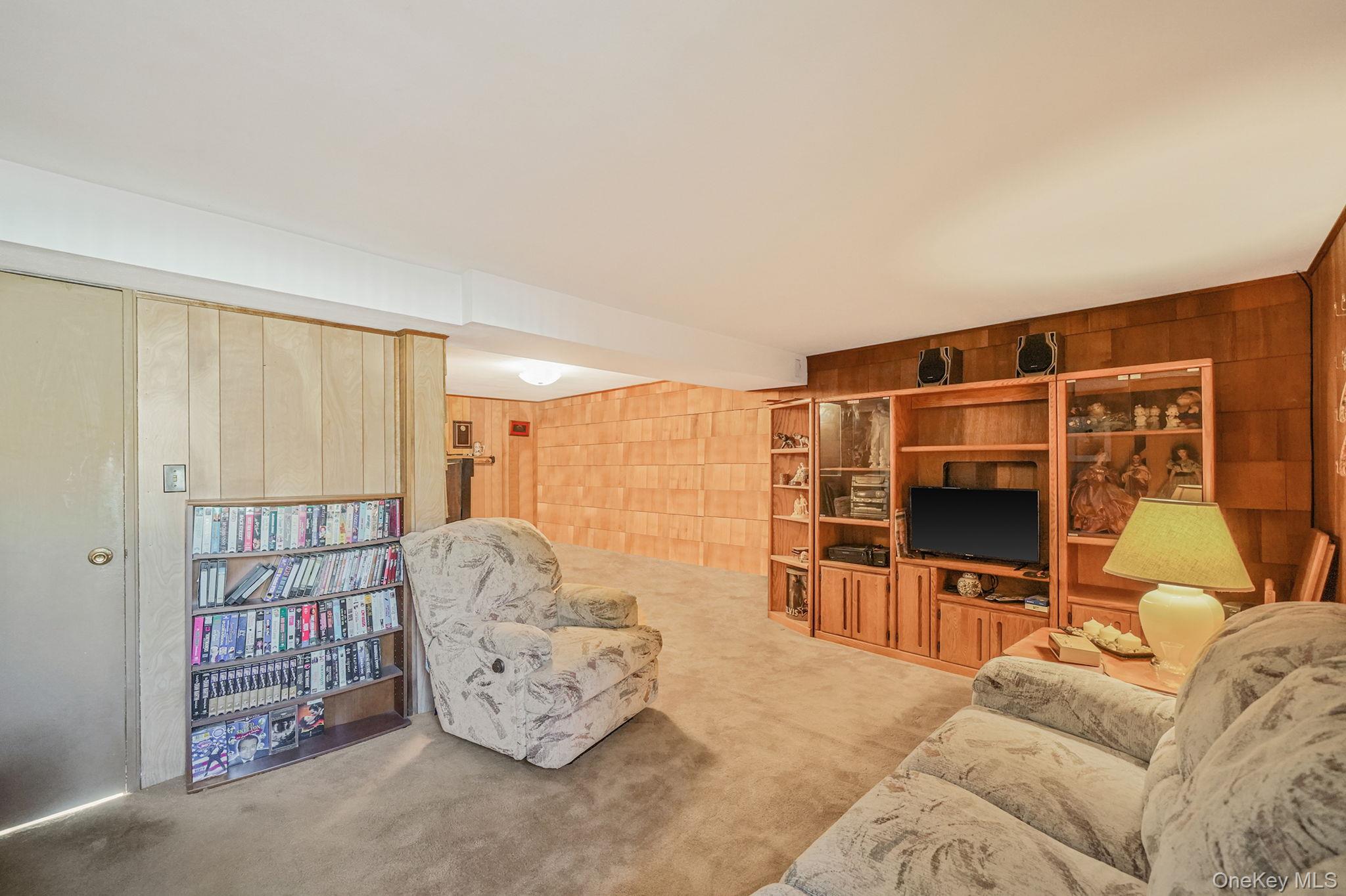 337 W 20th Street, Deer Park, NY 11729