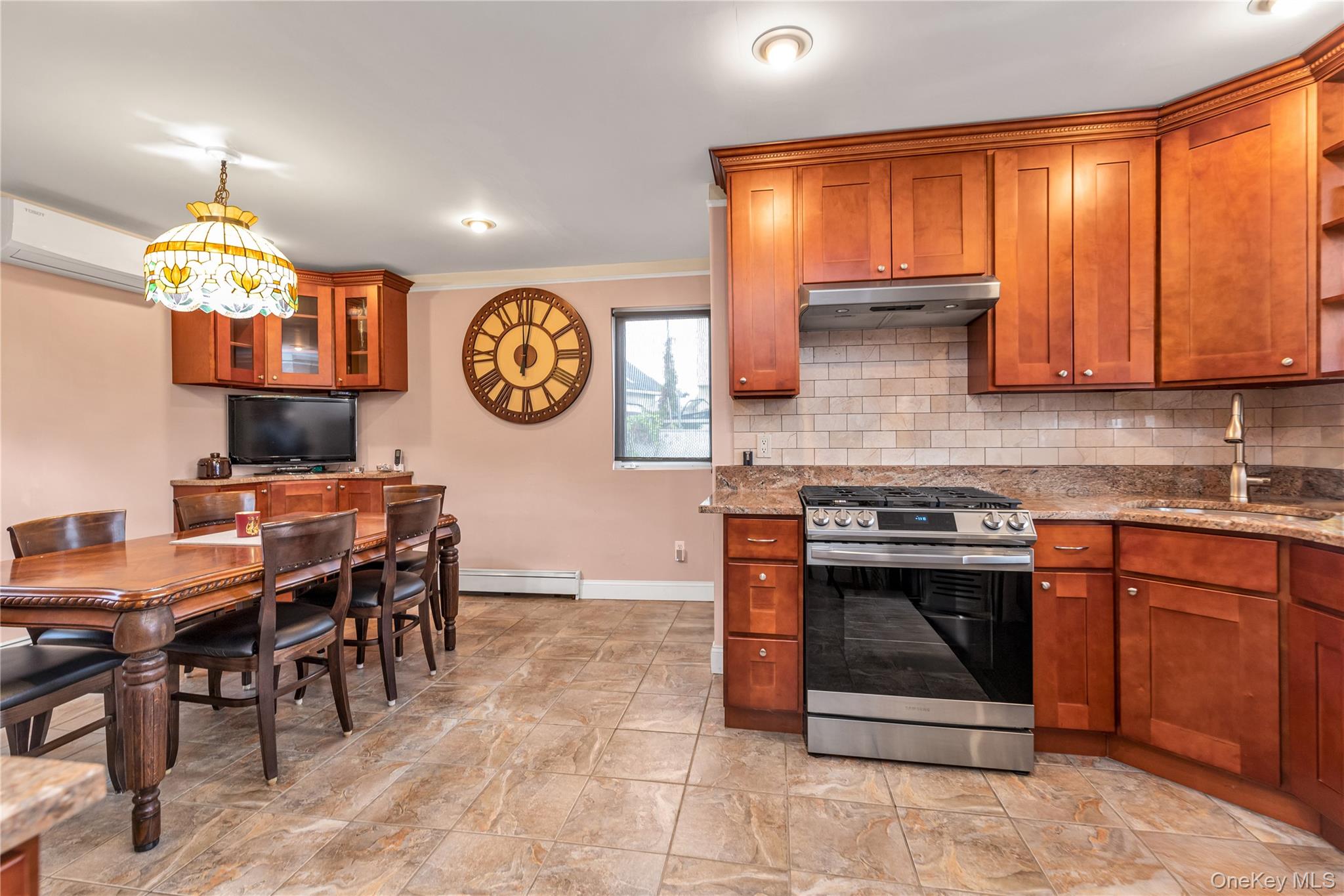 10 3rd Street, Rosedale, NY 11422