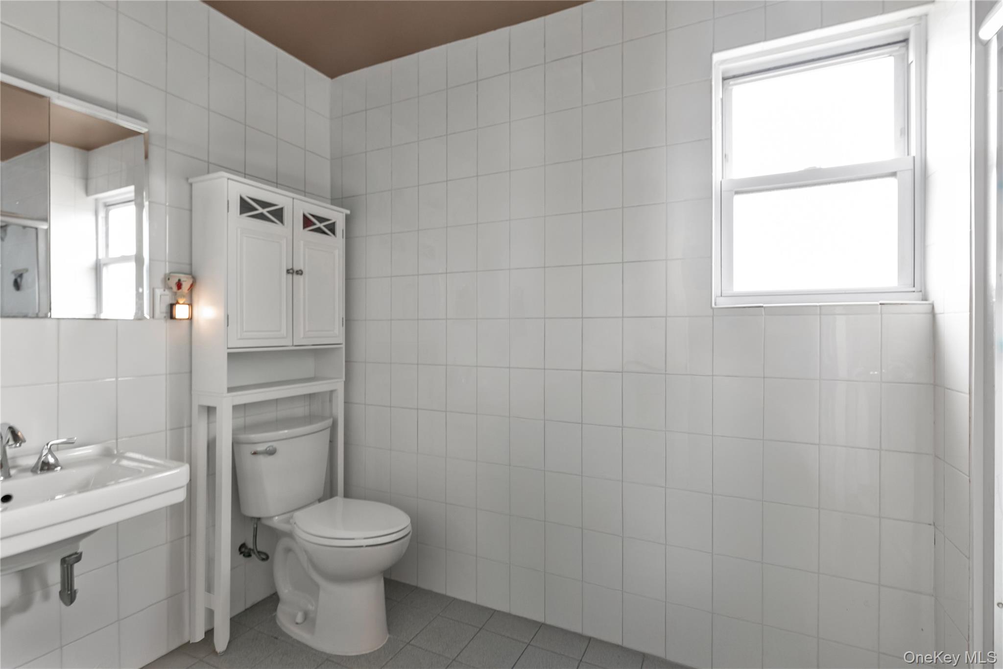 10 3rd Street, Rosedale, NY 11422