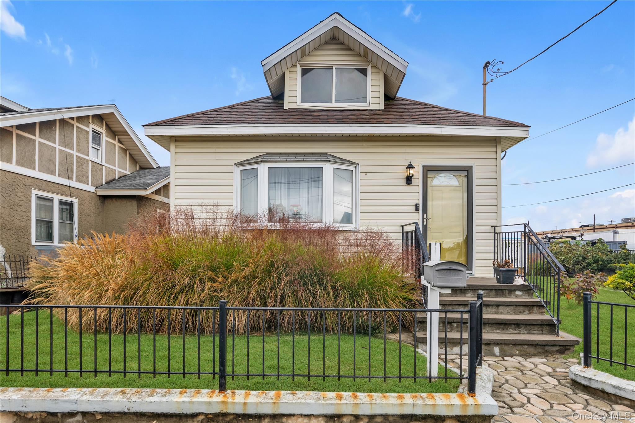 10 3rd Street, Rosedale, NY 11422