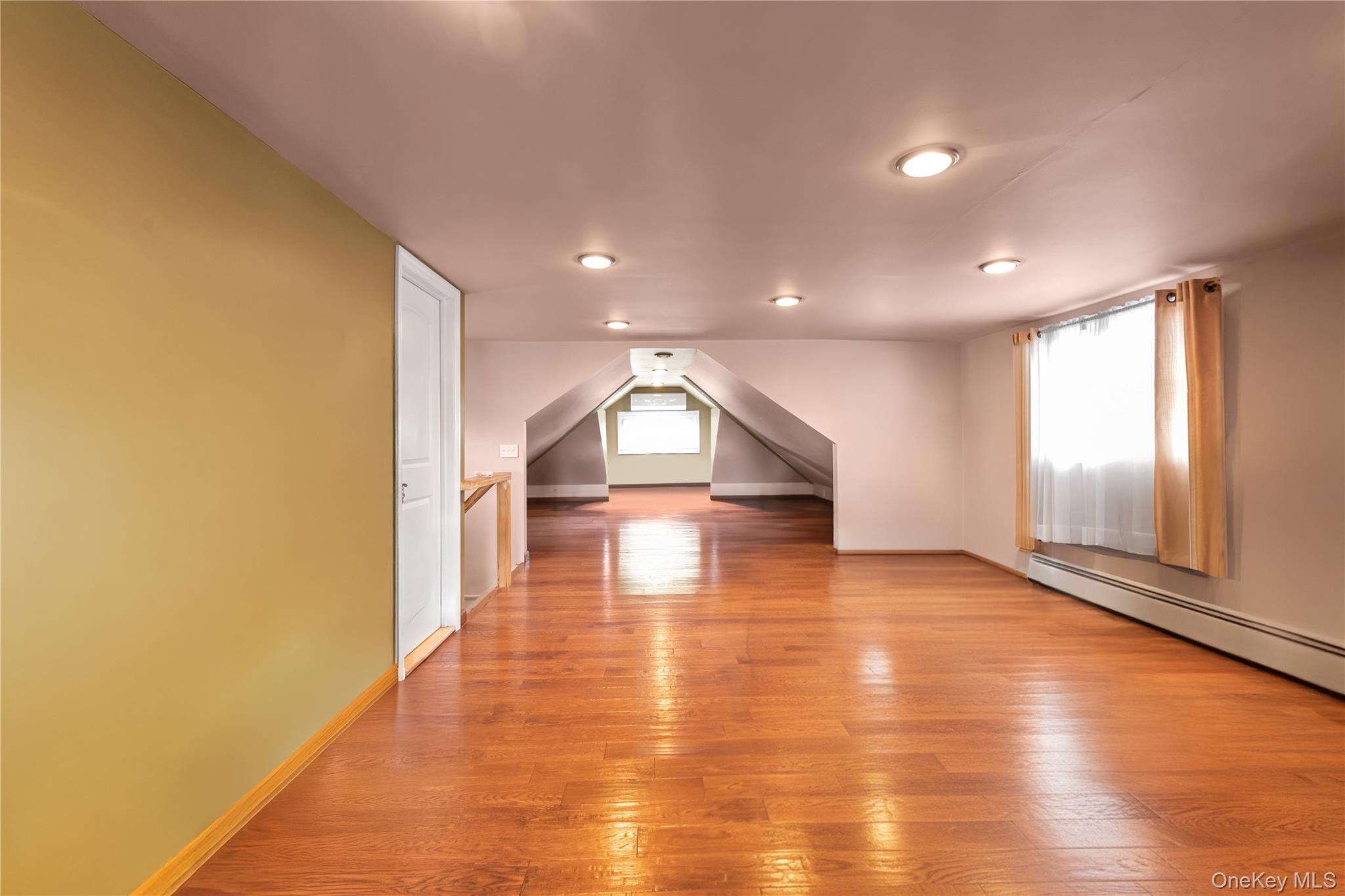 10 3rd Street, Rosedale, NY 11422