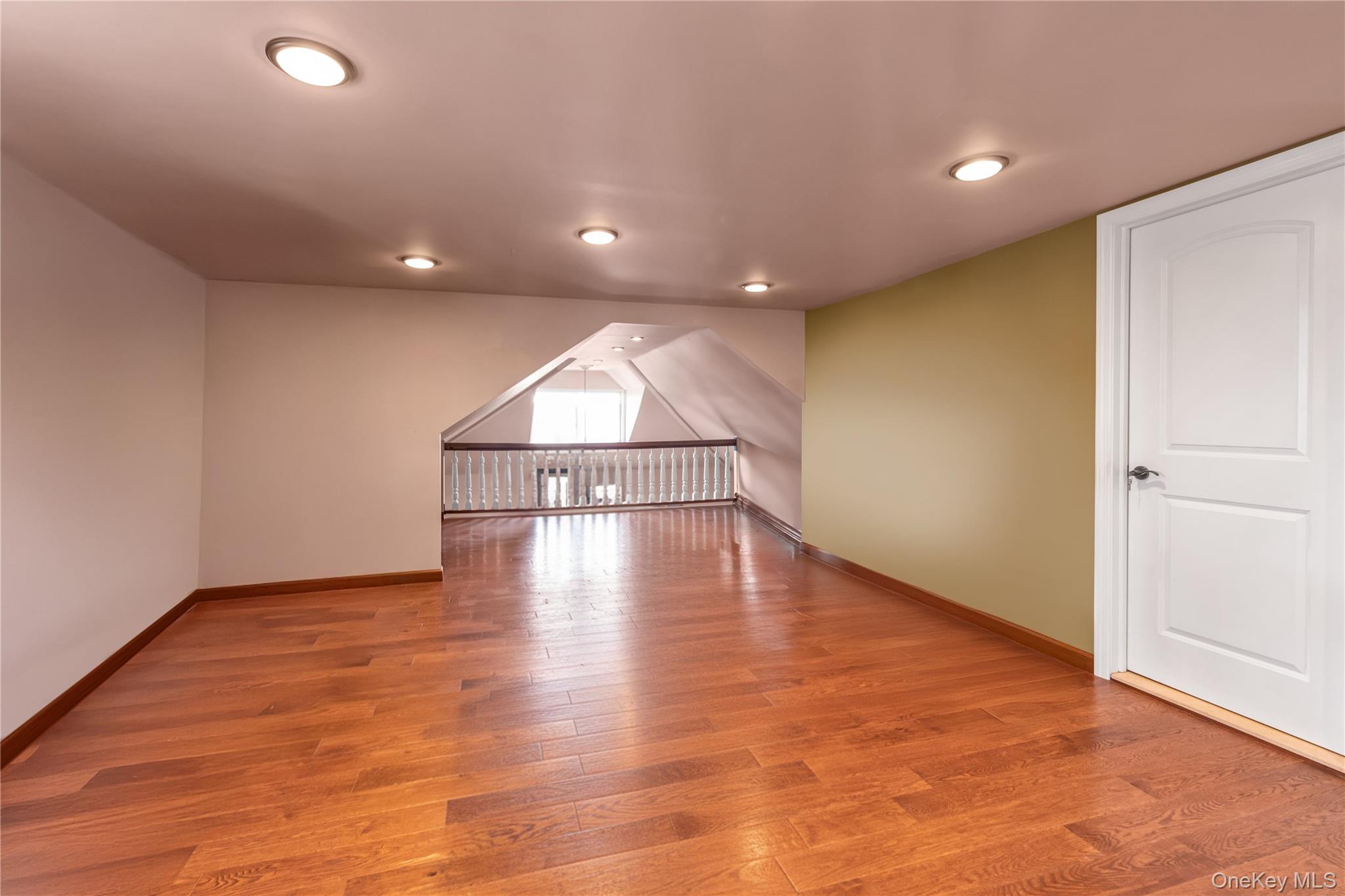 10 3rd Street, Rosedale, NY 11422