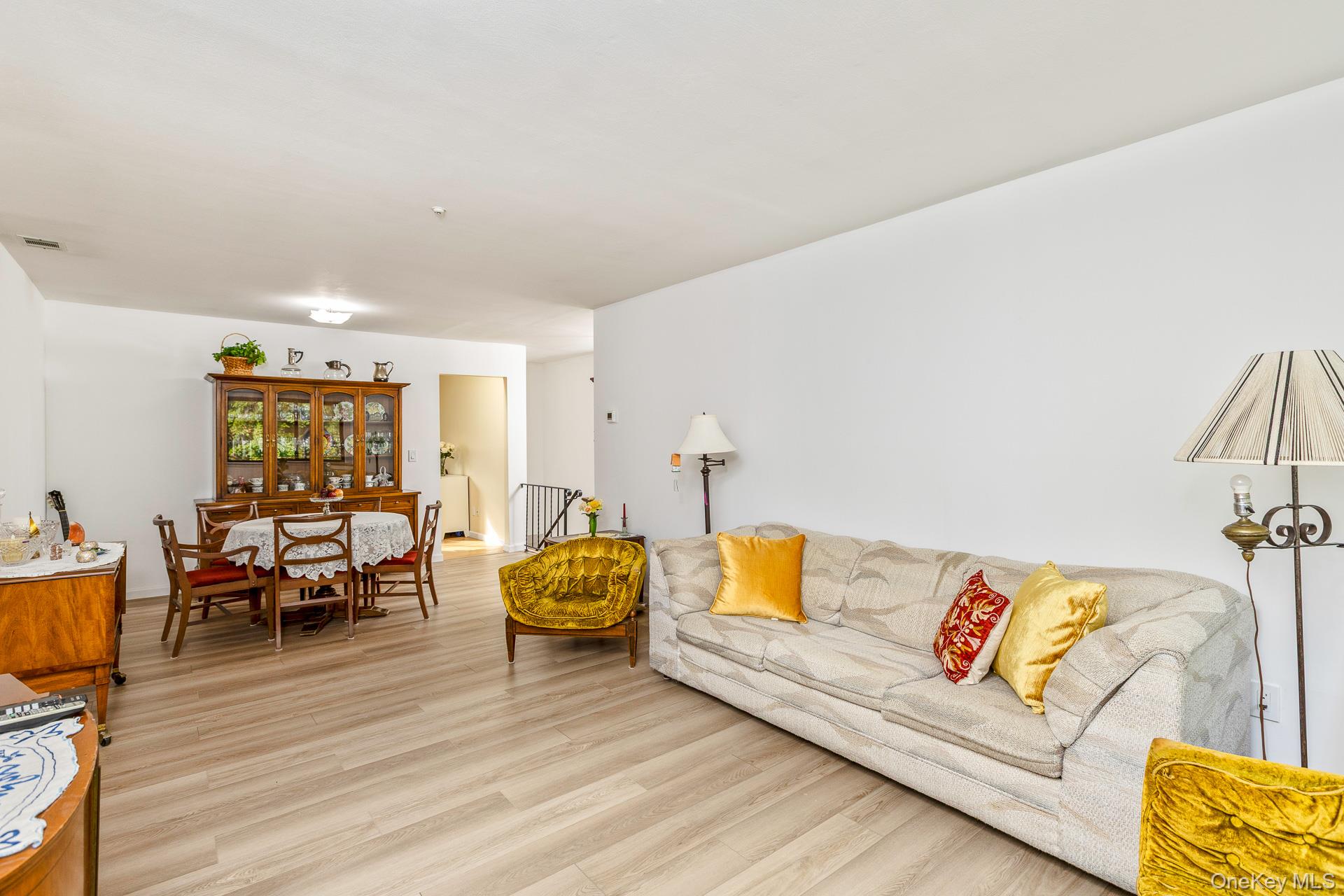 202 Pointe Circle North # 202, Coram, NY 11727