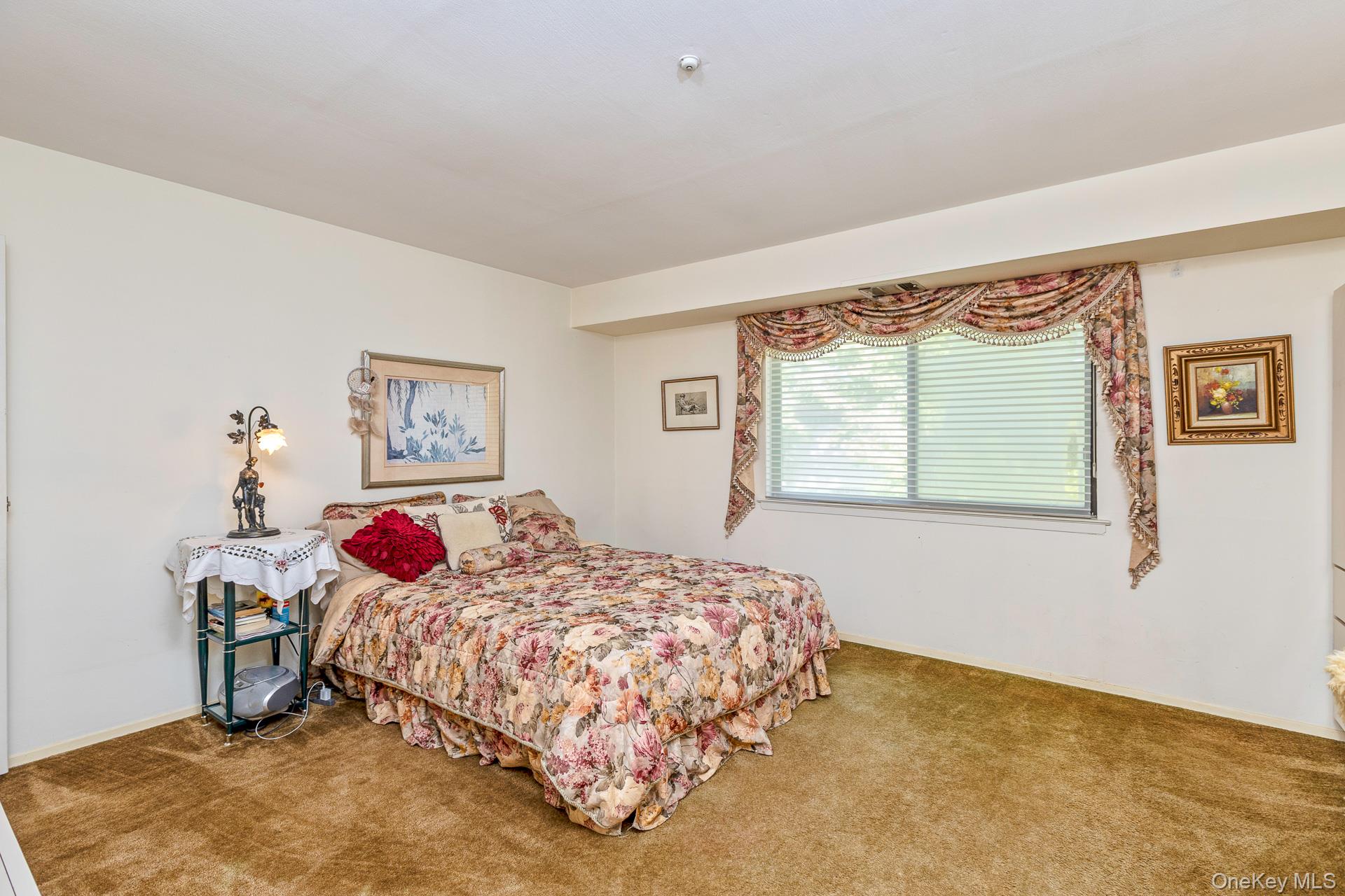 202 Pointe Circle North # 202, Coram, NY 11727