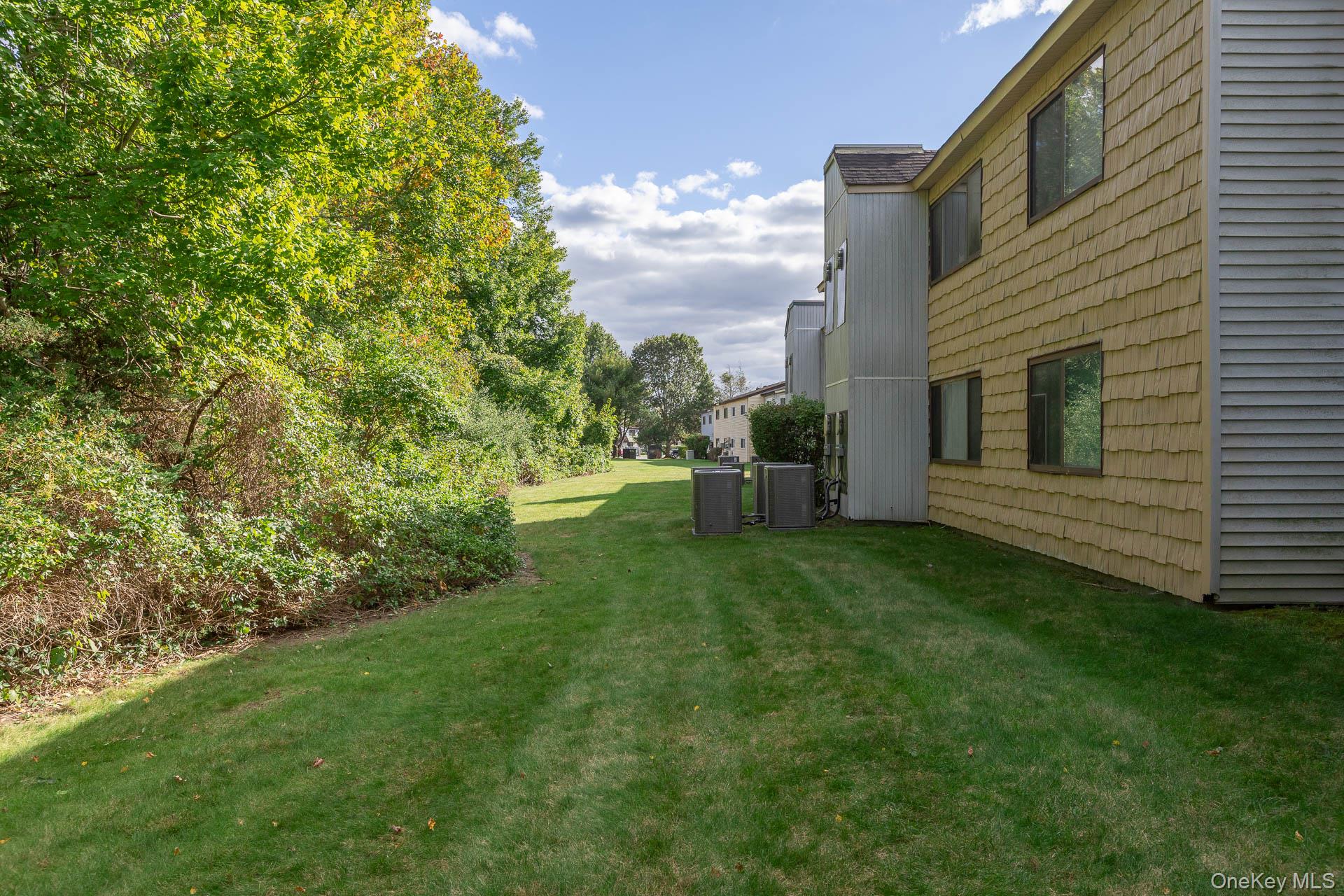 202 Pointe Circle North # 202, Coram, NY 11727