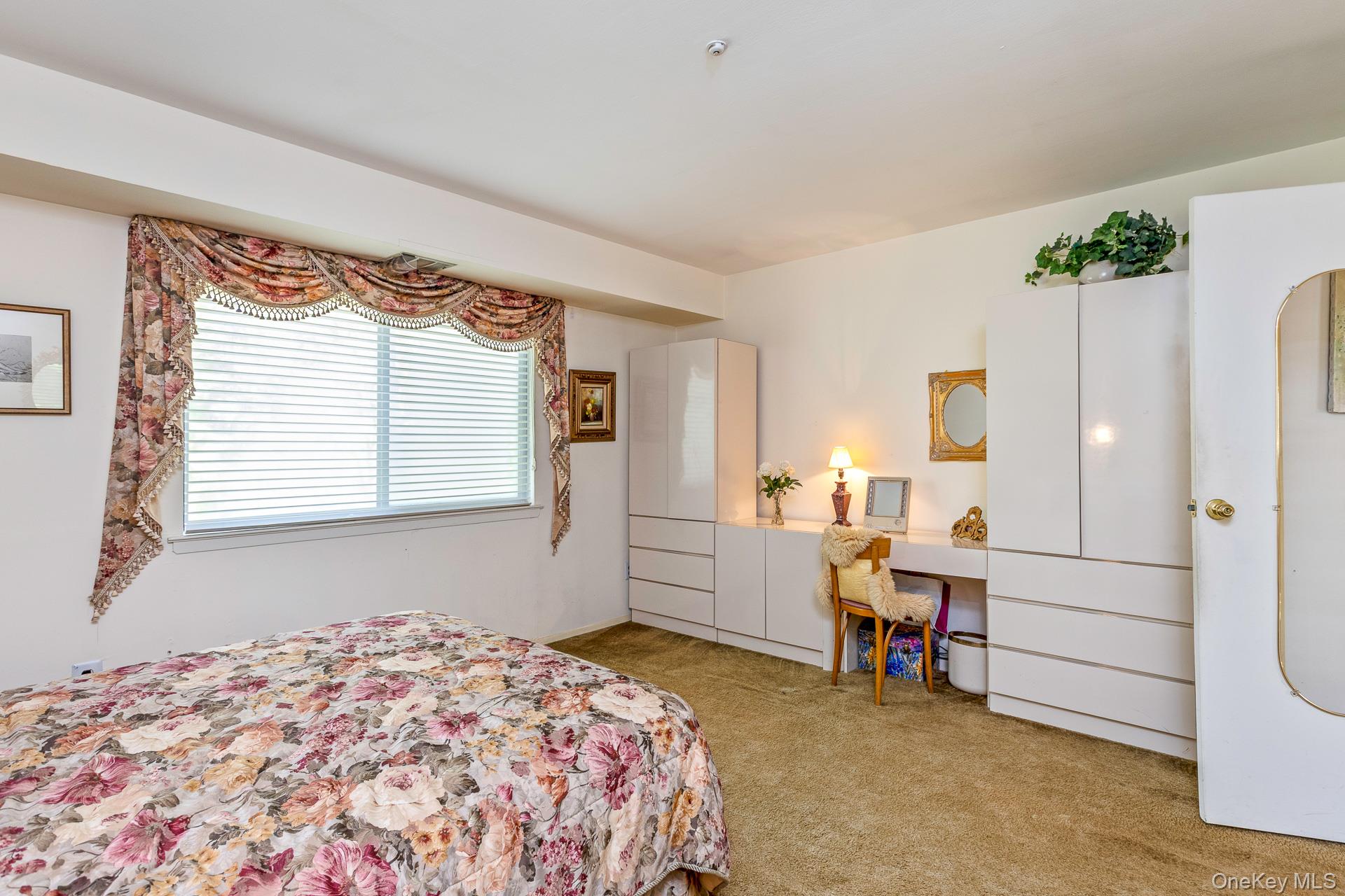 202 Pointe Circle North # 202, Coram, NY 11727