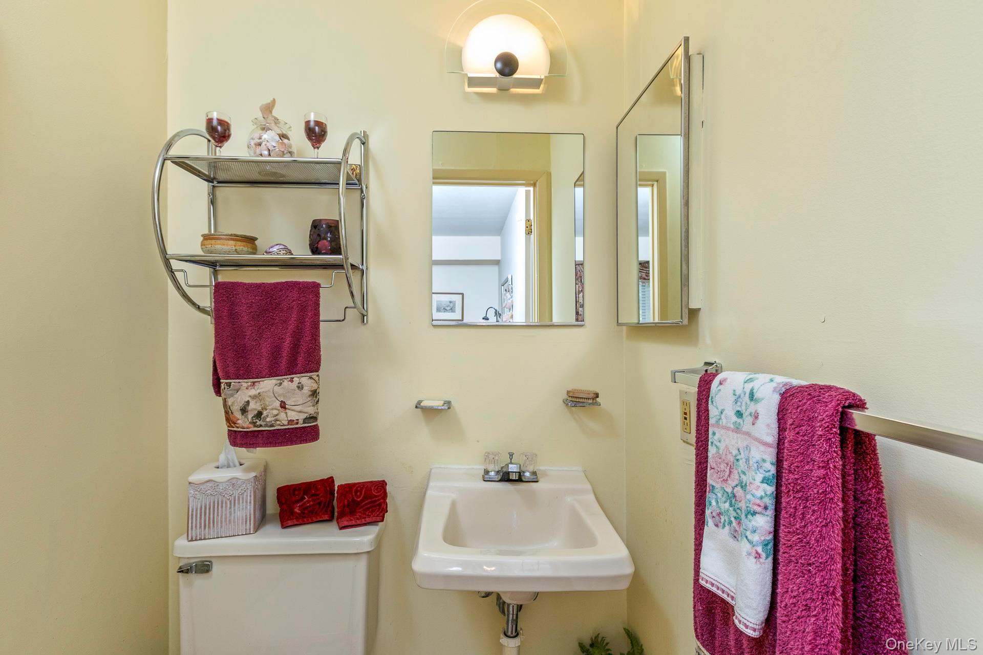 202 Pointe Circle North # 202, Coram, NY 11727