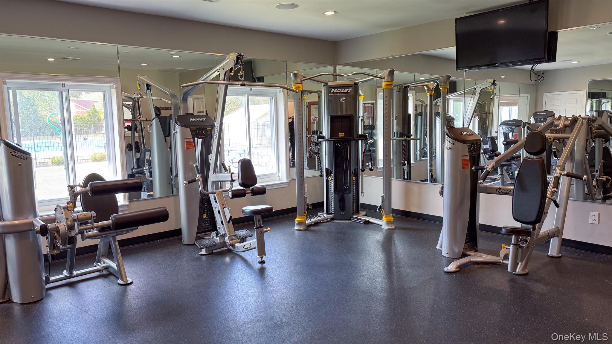 202 Pointe Circle North # 202, Coram, NY 11727