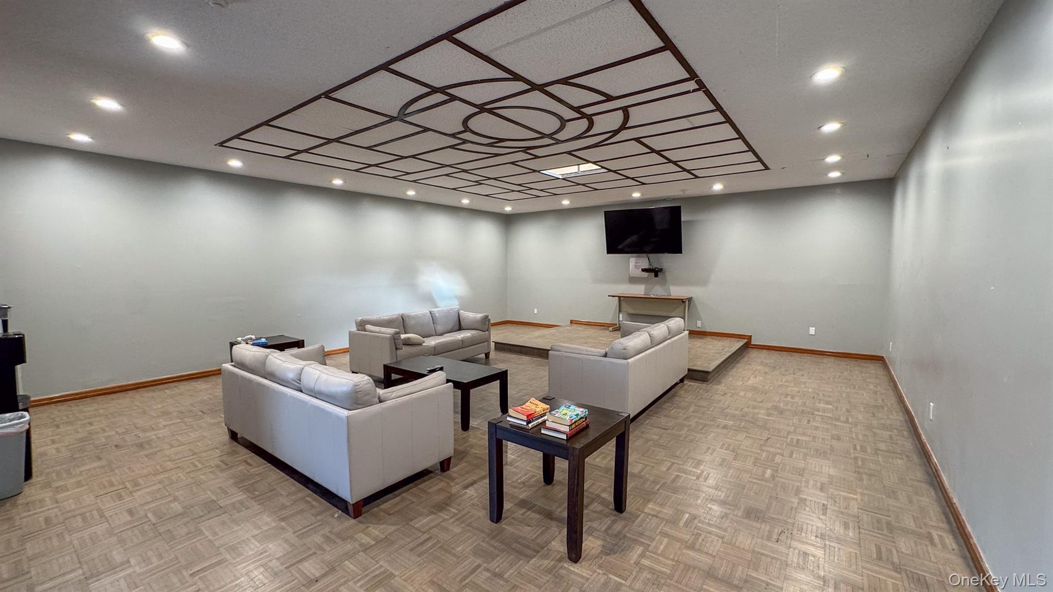 202 Pointe Circle North # 202, Coram, NY 11727