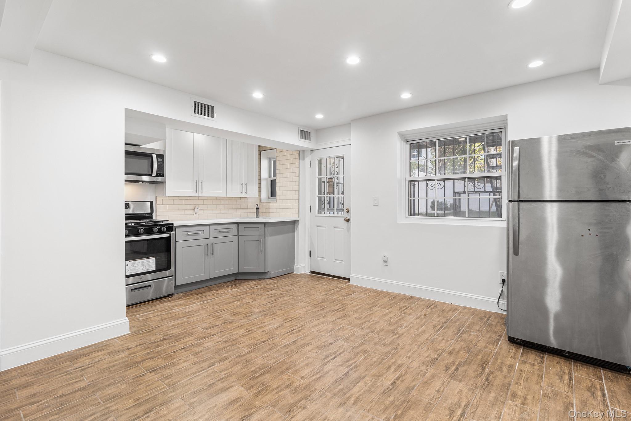 836 E 221st Street, Bronx, NY 10467