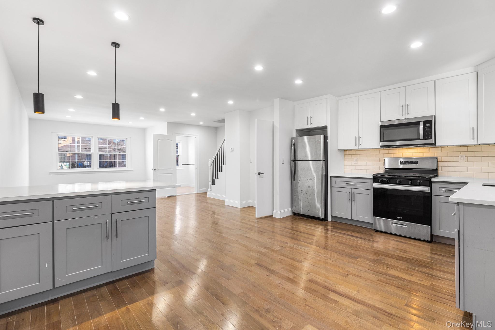 836 E 221st Street, Bronx, NY 10467