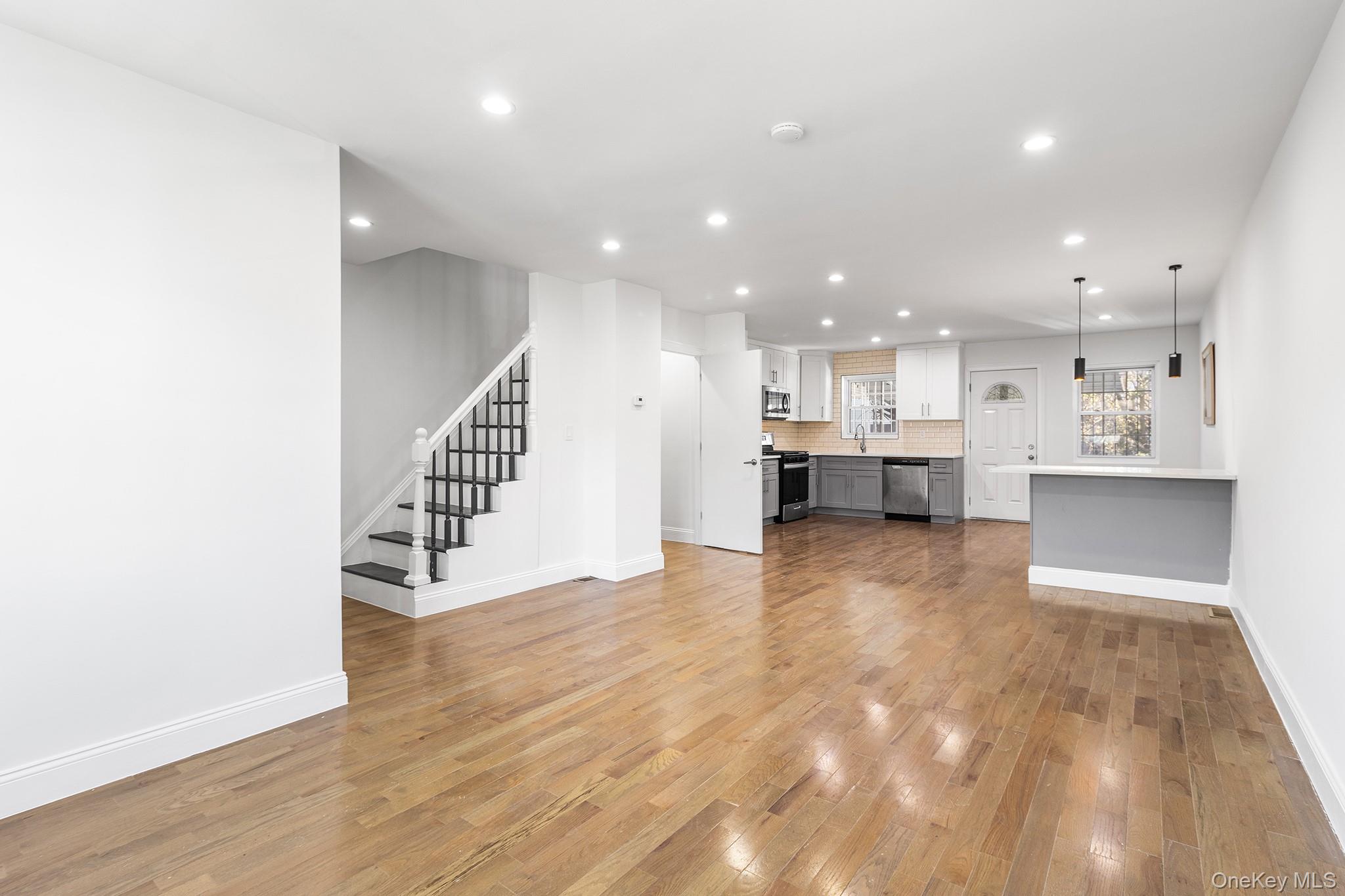 836 E 221st Street, Bronx, NY 10467