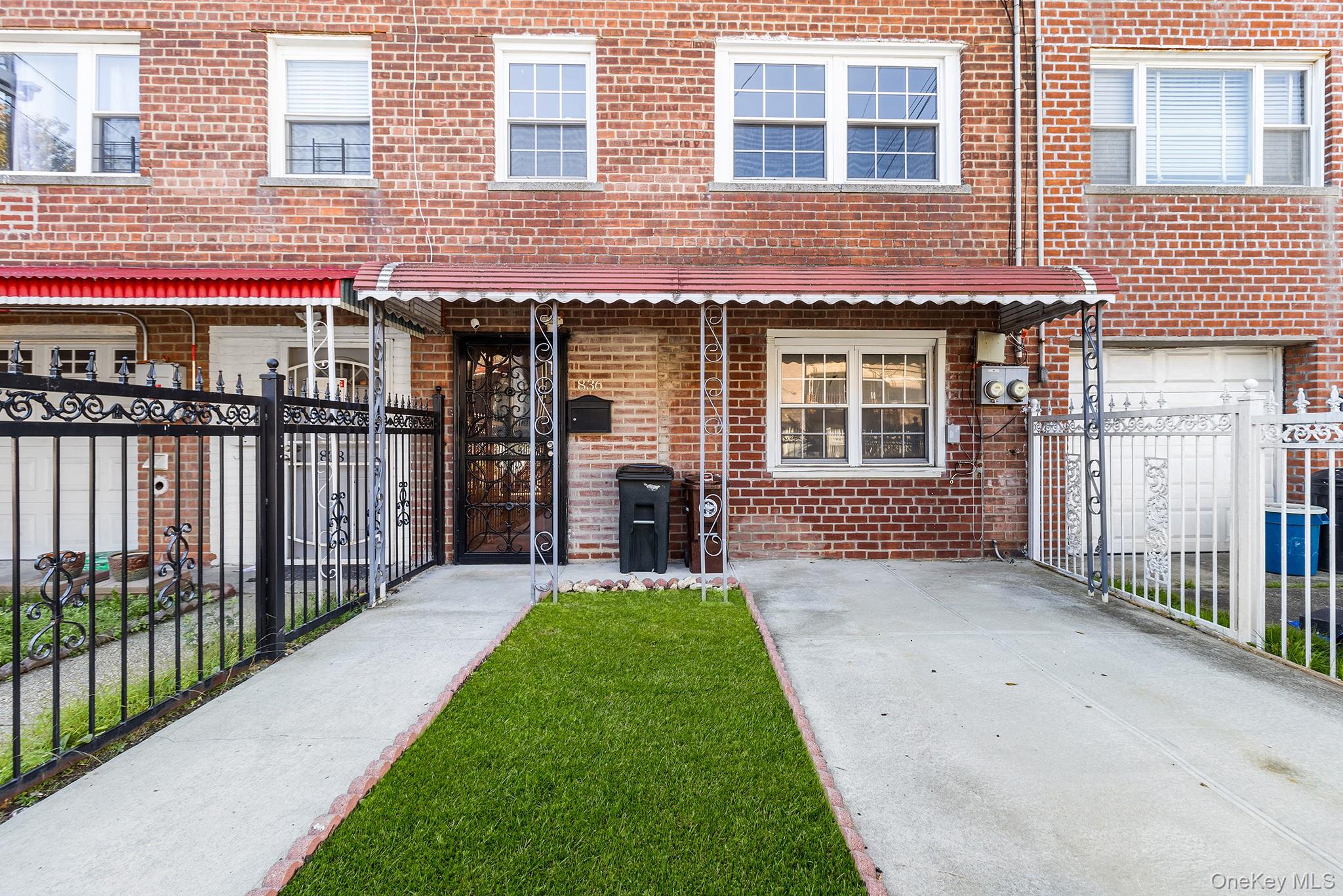 836 E 221st Street, Bronx, NY 10467