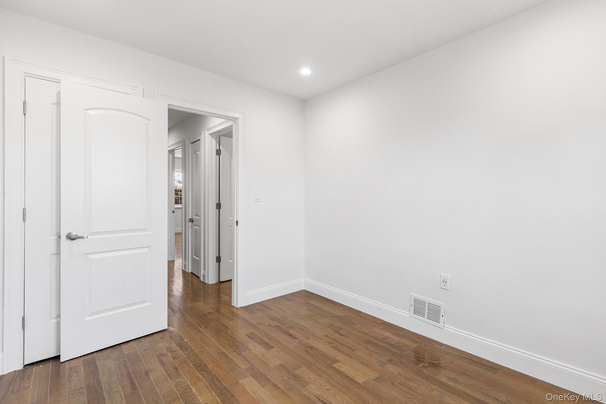 836 E 221st Street, Bronx, NY 10467