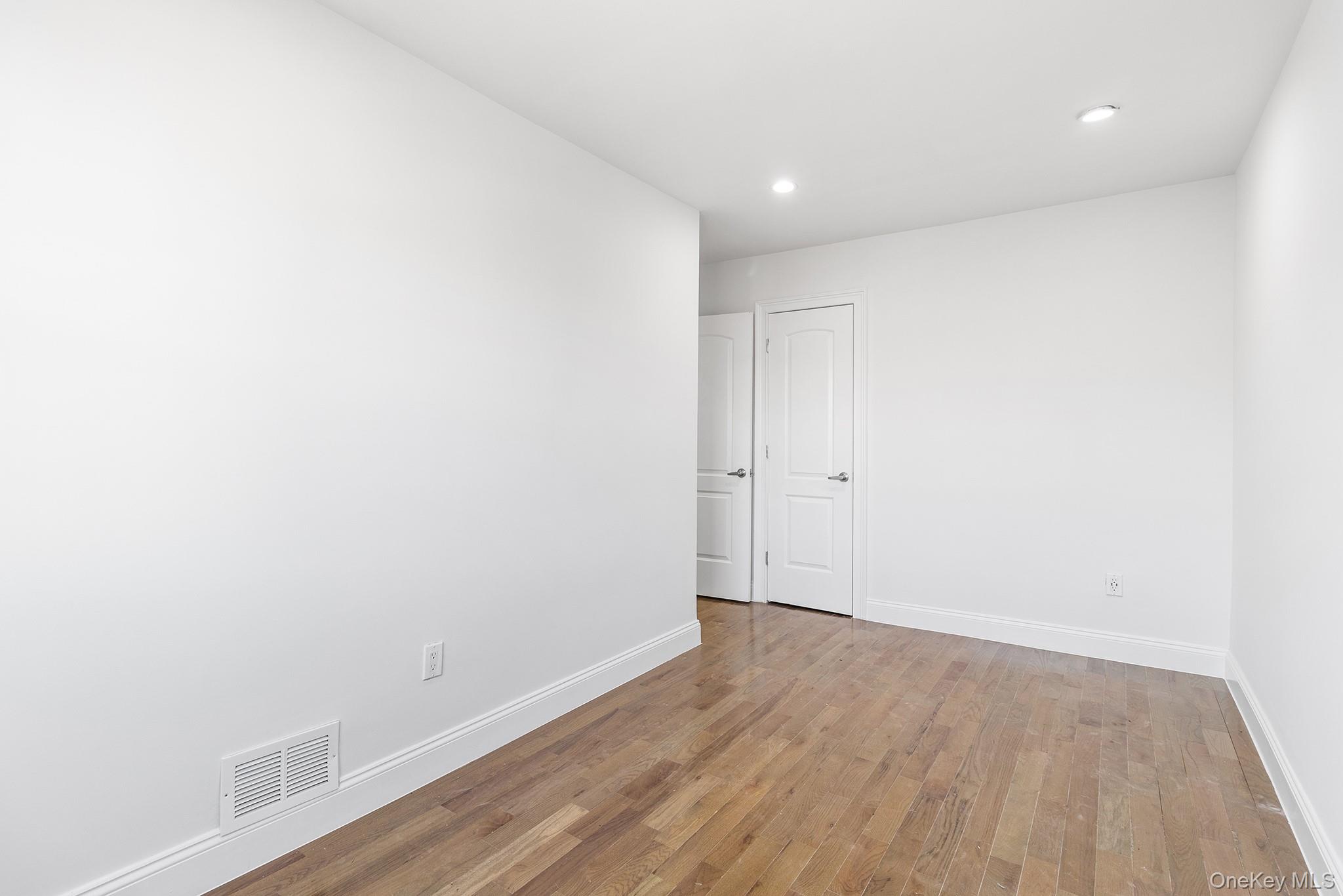 836 E 221st Street, Bronx, NY 10467