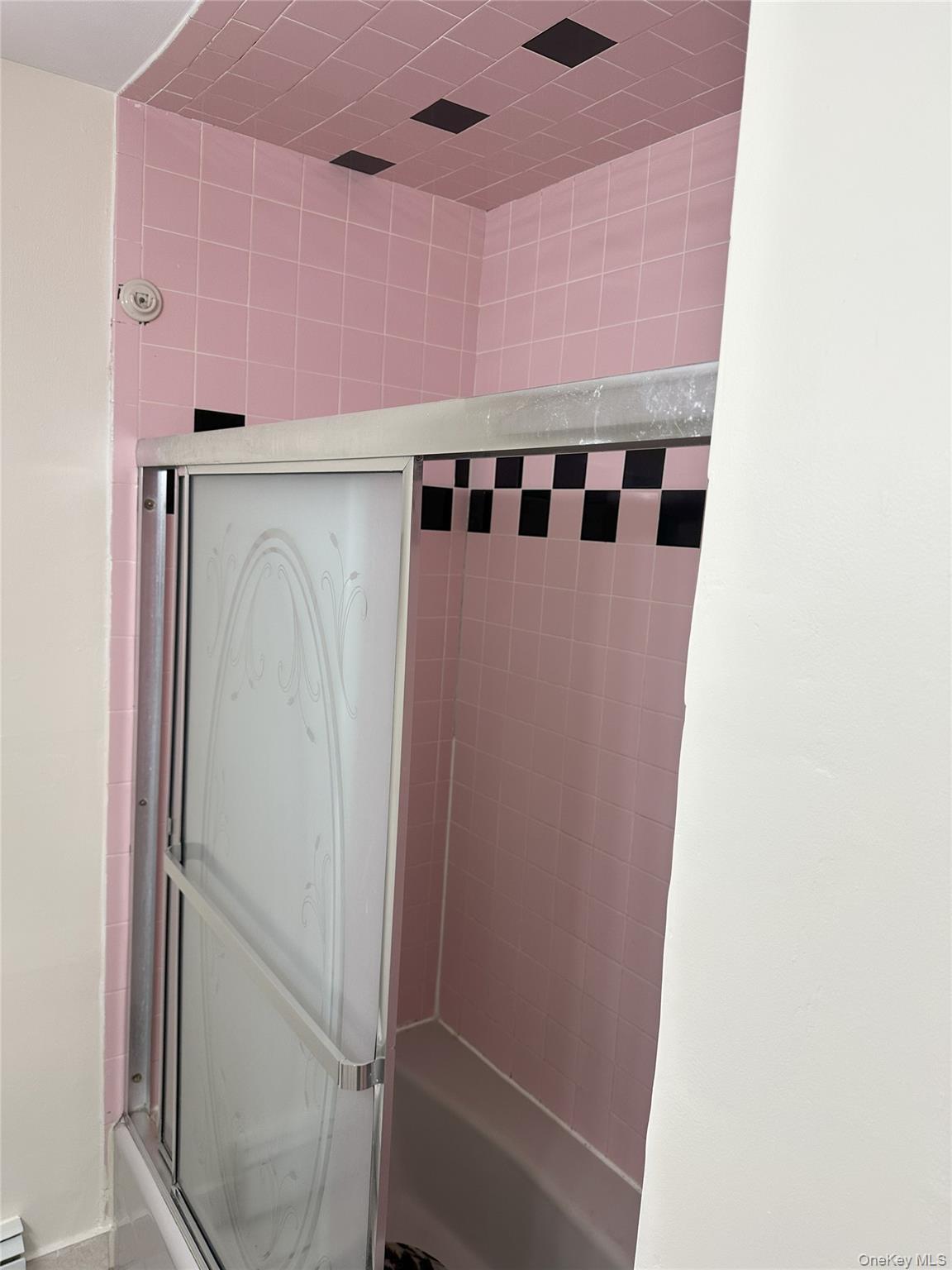 700 Broadway # 5, Amityville, NY 11701