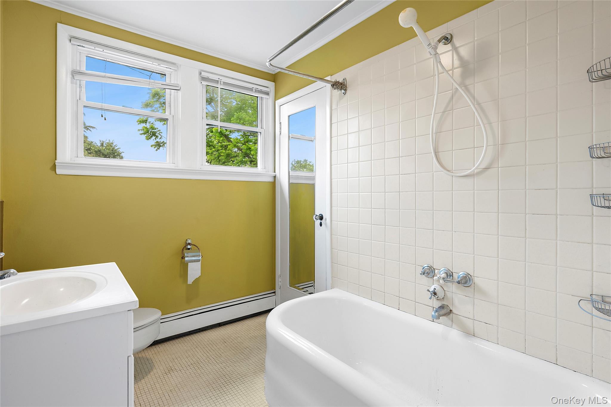 1018 Roanoke Avenue, Riverhead, NY 11901