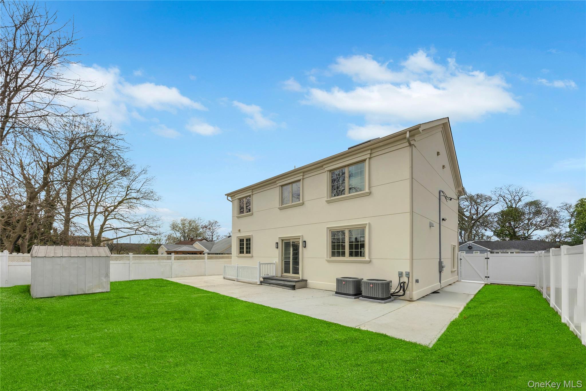 157 4th Street, Hicksville, NY 11801