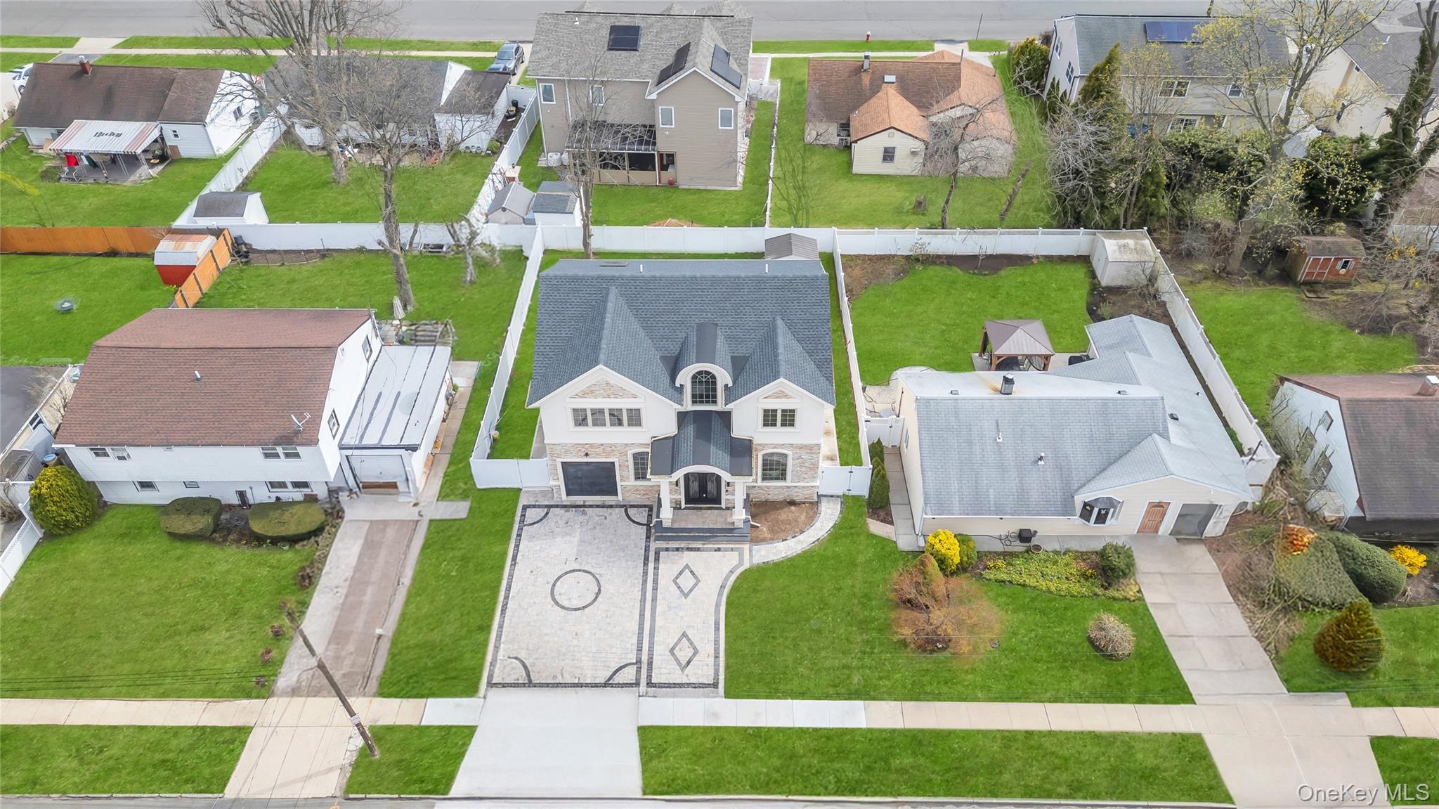 157 4th Street, Hicksville, NY 11801