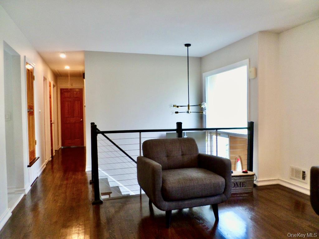 8 Jodi Lane, New City, NY 10956