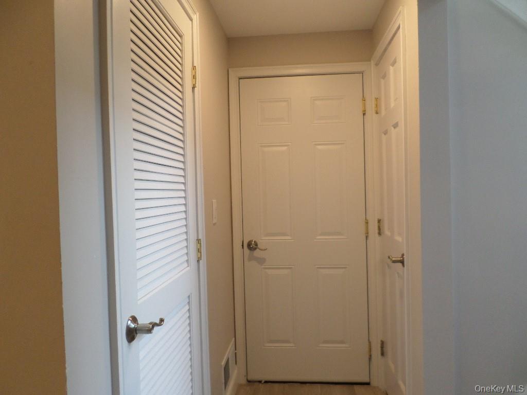 8 Jodi Lane, New City, NY 10956