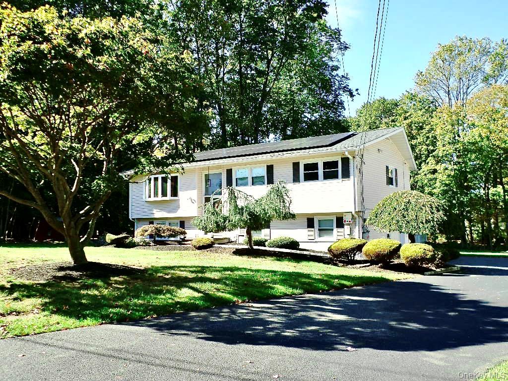 8 Jodi Lane, New City, NY 10956