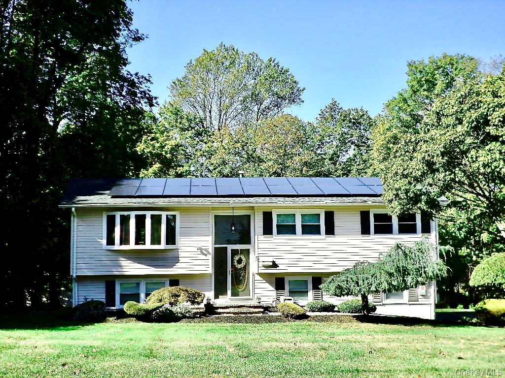 8 Jodi Lane, New City, NY 10956