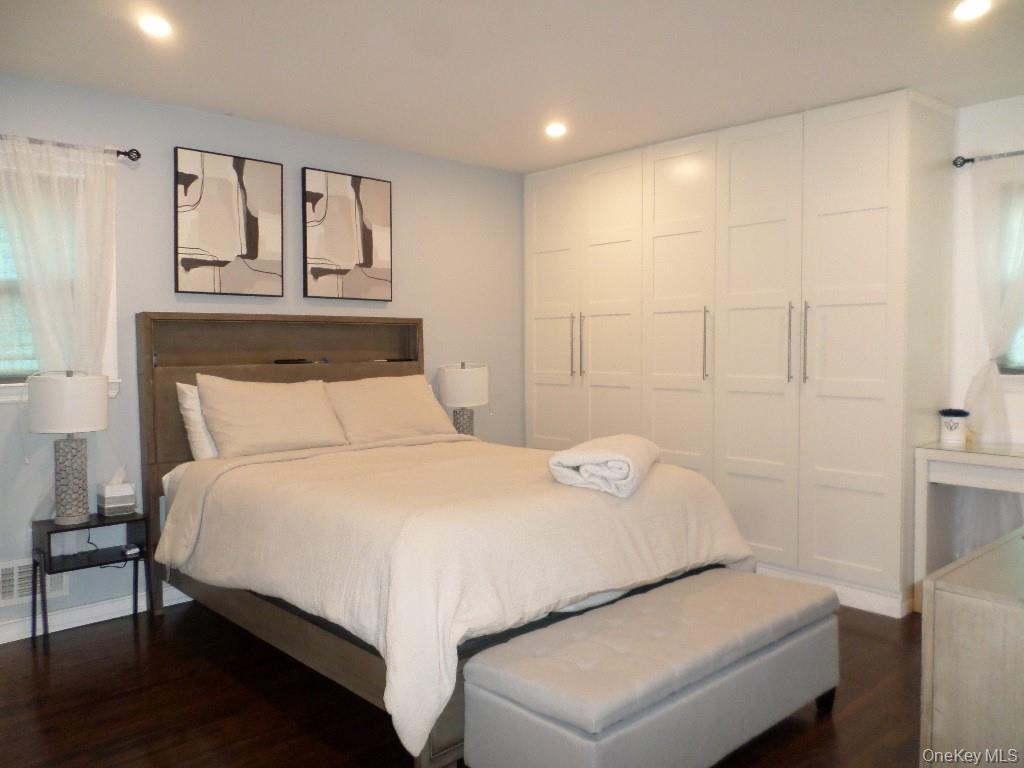 8 Jodi Lane, New City, NY 10956