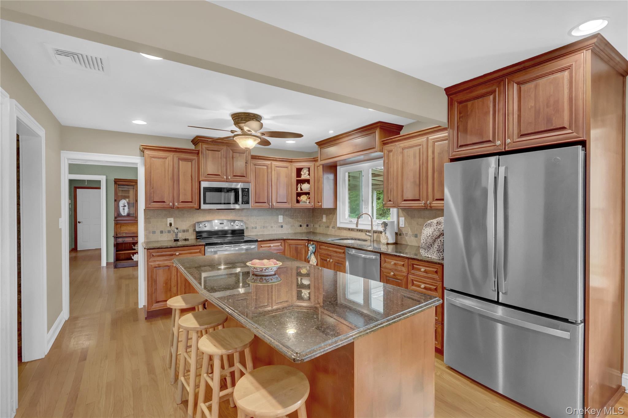 60 South Avenue, Smithtown, NY 11787