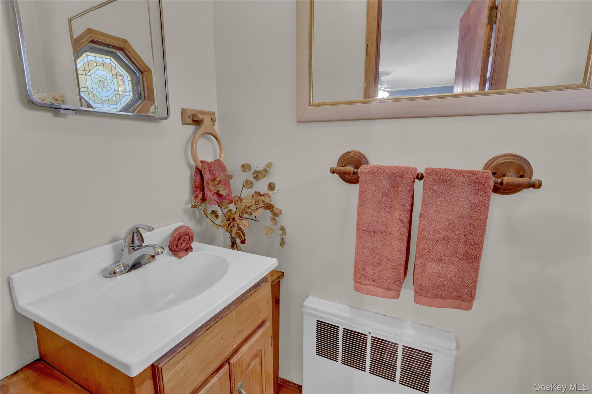 60 South Avenue, Smithtown, NY 11787