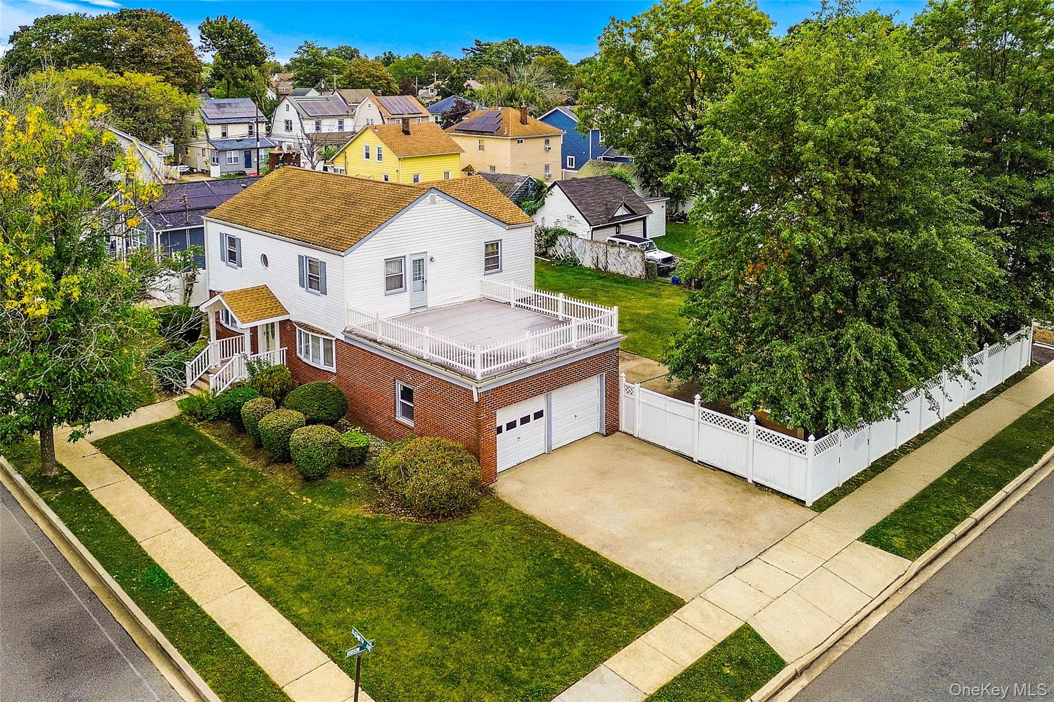 28 Elizabeth Avenue, Hempstead, NY 11550