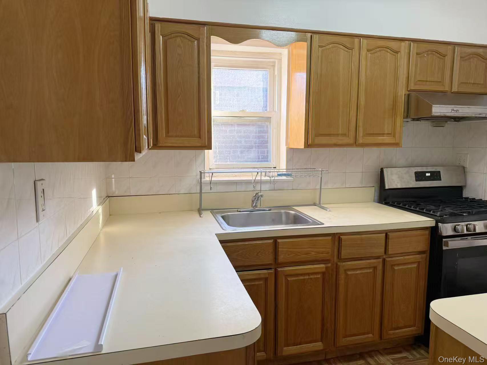 51-21 Goldsmith Street, Elmhurst, NY 11373